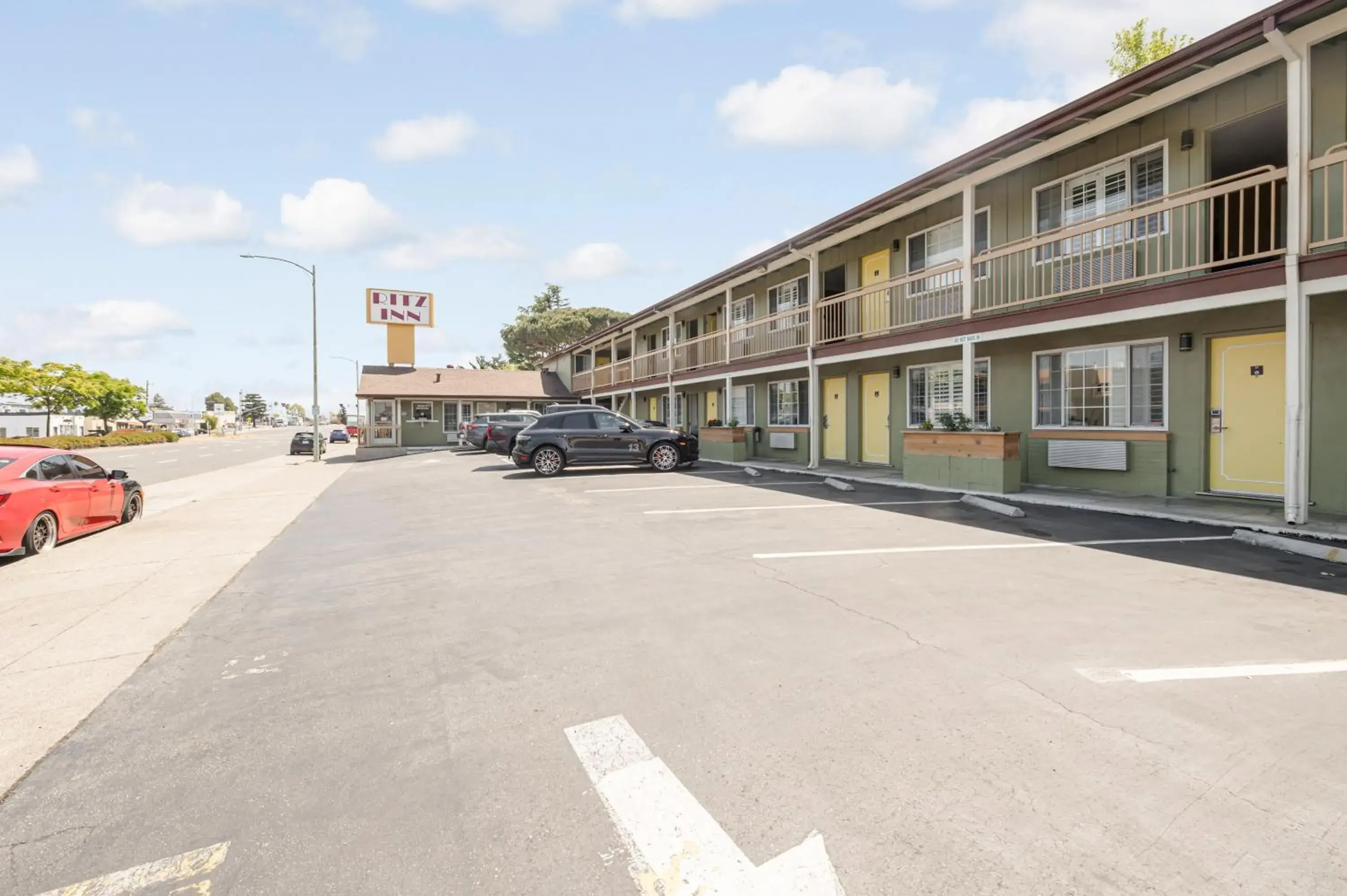 Property building in Ritz Inn-San Francisco Airport SFO Property building in Ritz Inn-San Francisco Airport SFO