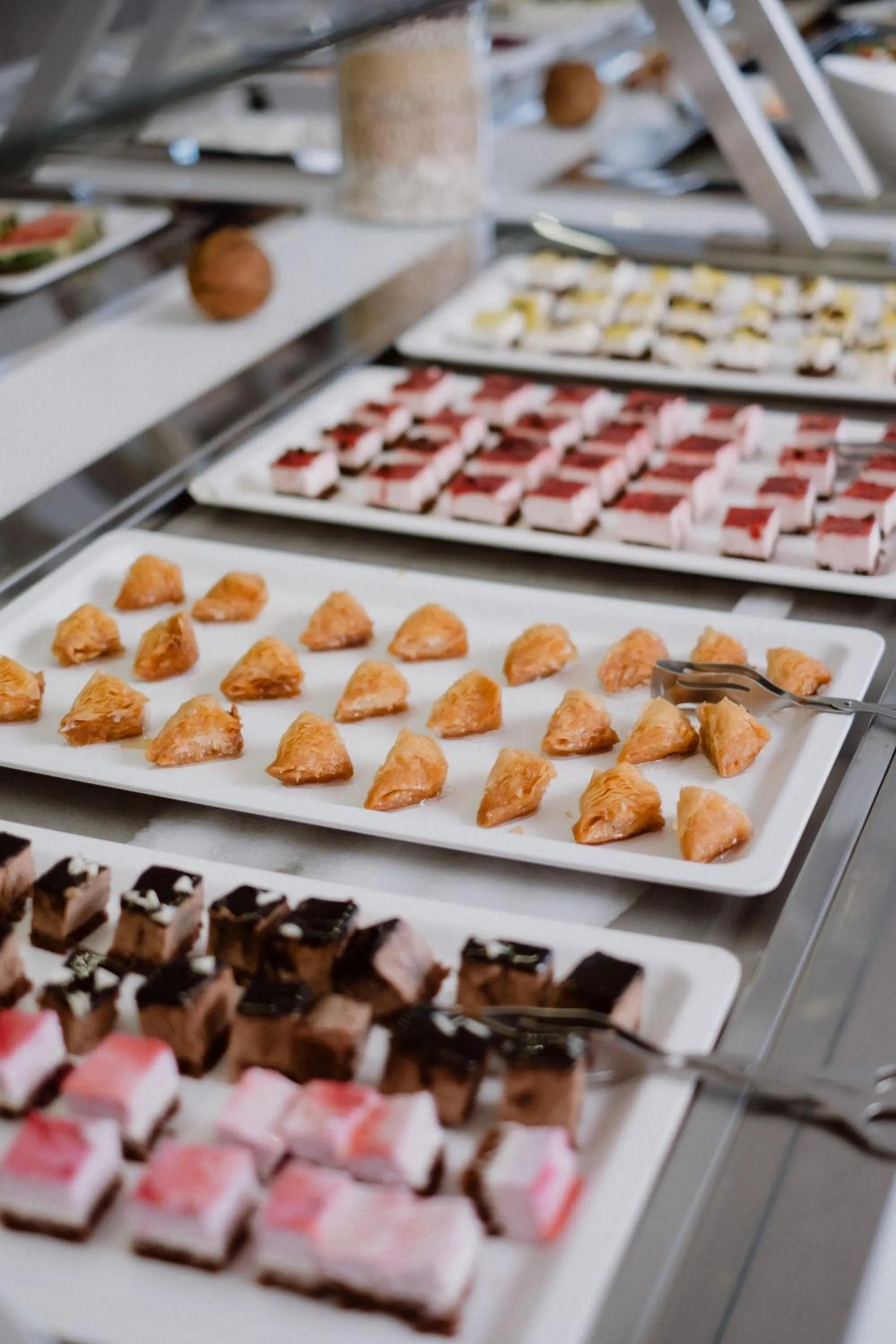 Food and drinks in Sunshine Village Hotel