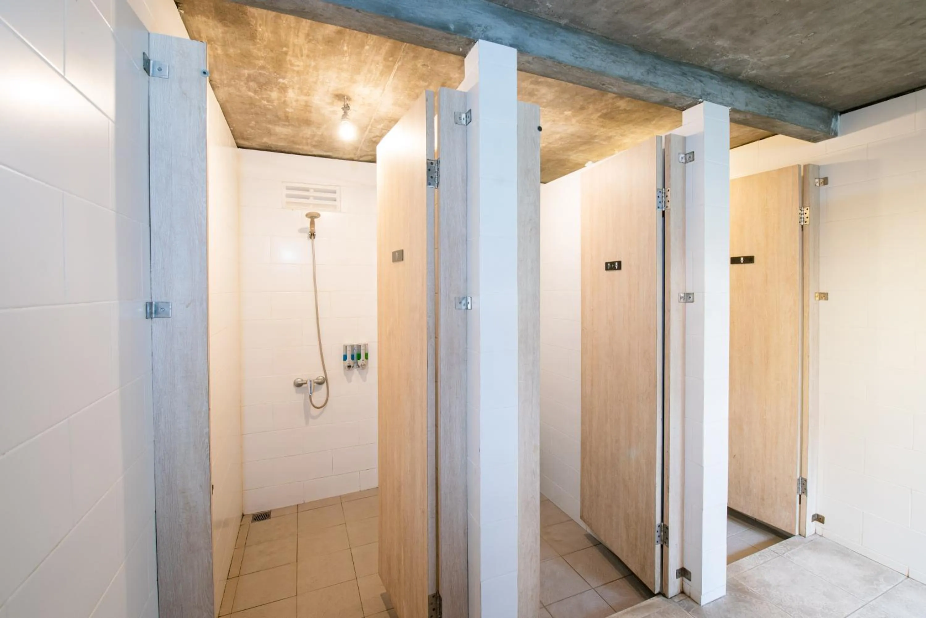 Shower in Ubud Tropical