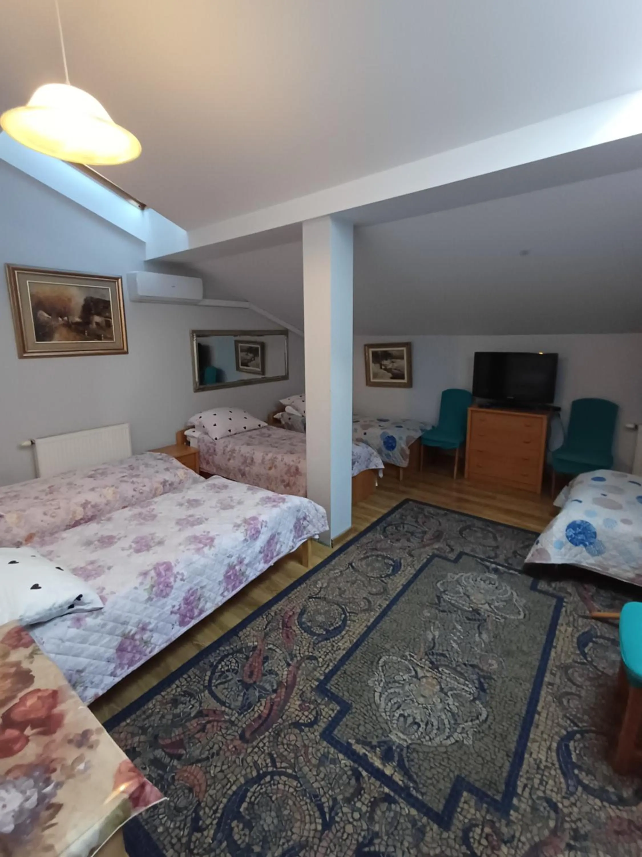 Mixed Dormitory Room in HOTELOWE Pokoje J.Bukowiecka