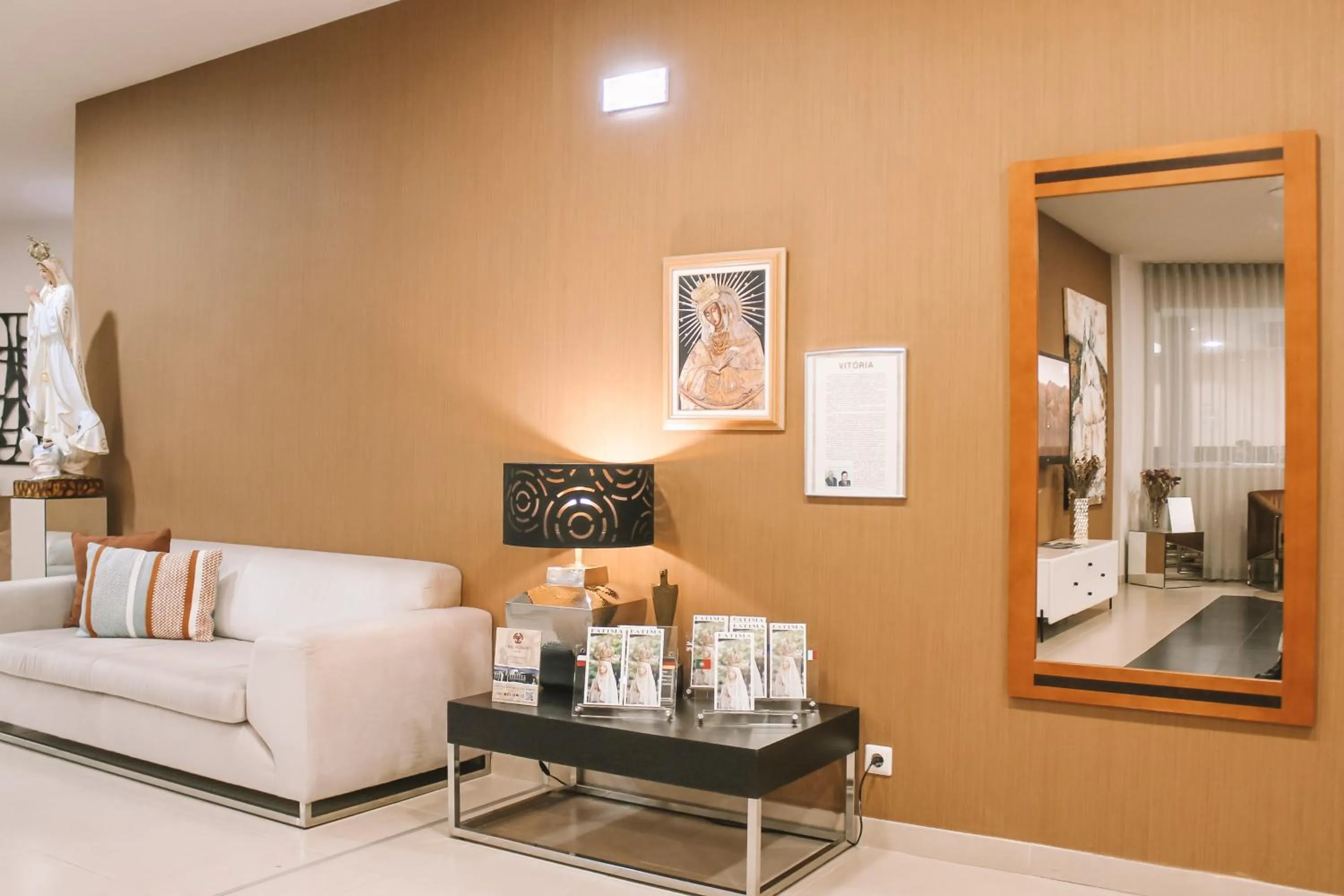 Lobby or reception in Vitoria Hotel