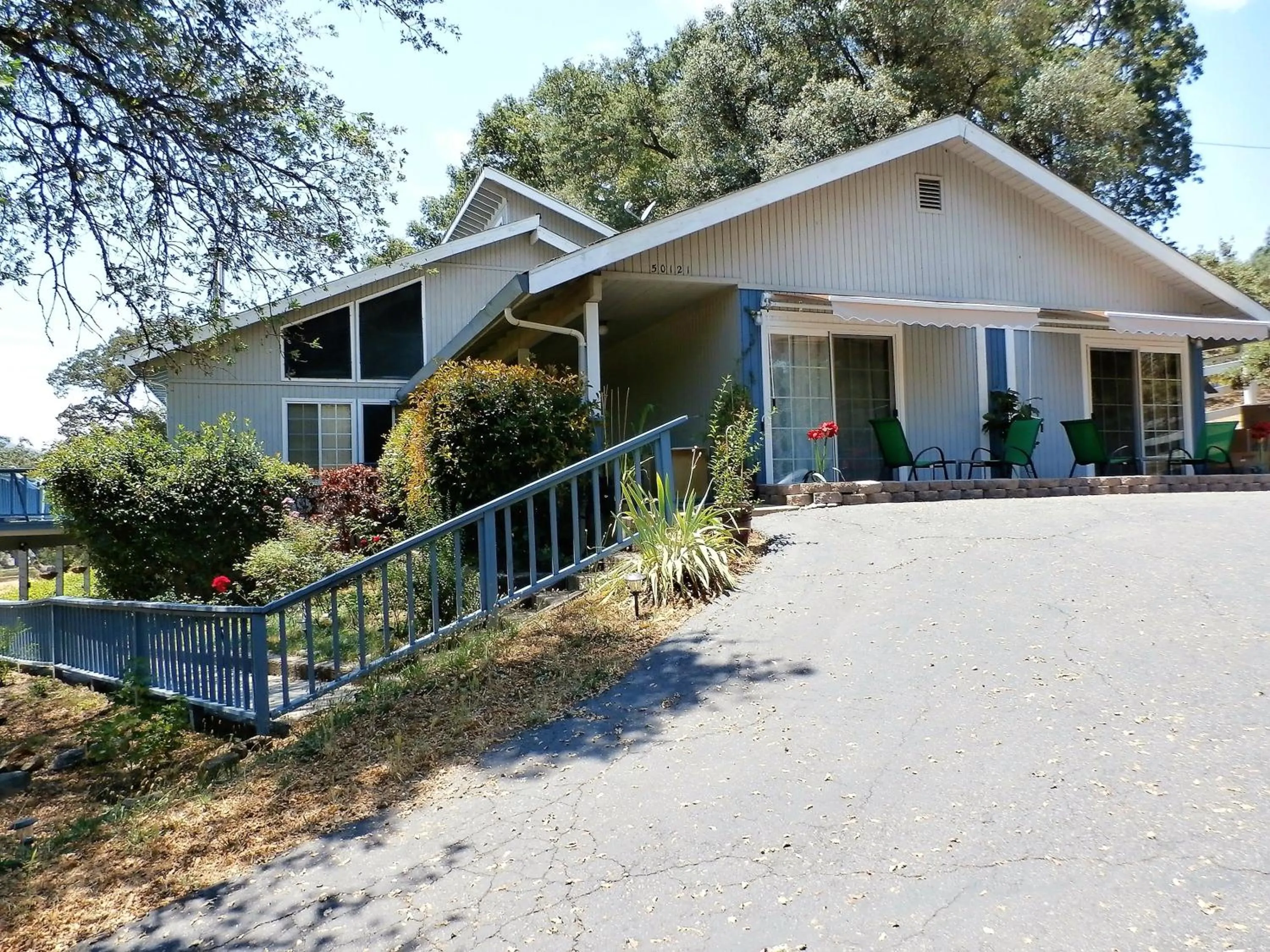 NEW CHARMING 2 BEDROOMS UNIT CLOSE TO EVERYTHING