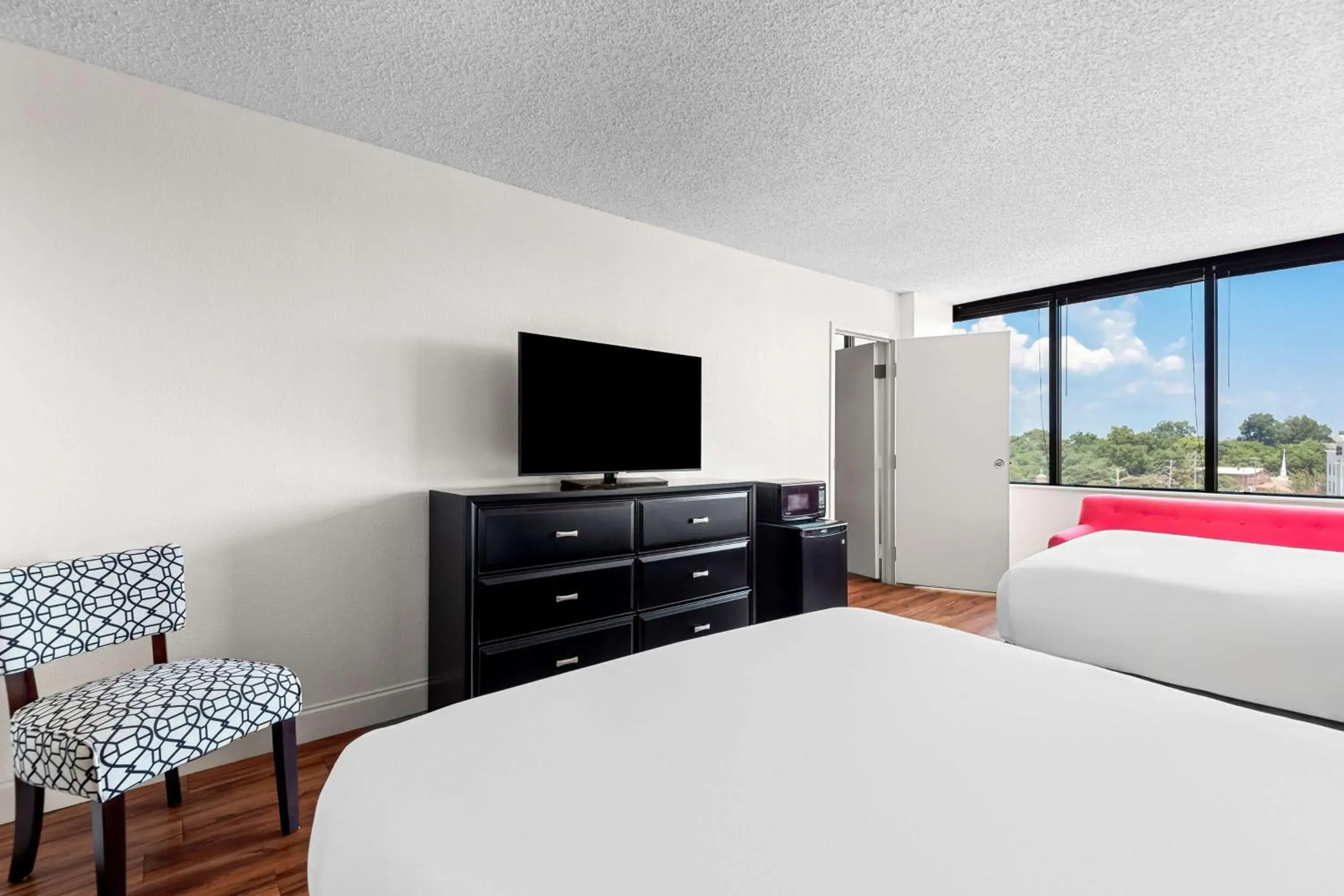 Double Suite with Two Double Beds - River View in Magnolia Bluffs, BW Signature Collection Double Suite with Two Double Beds - River View in Magnolia Bluffs, BW Signature Collection