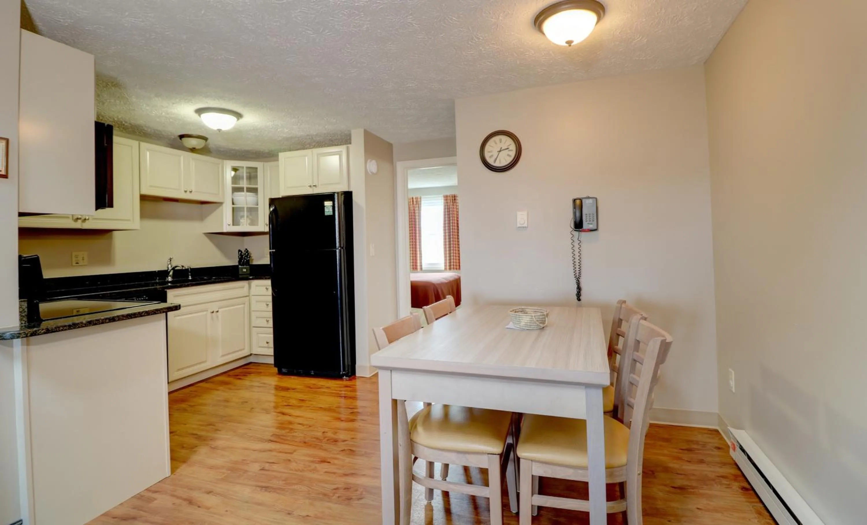 Kitchen or kitchenette in Misty Harbor Resort