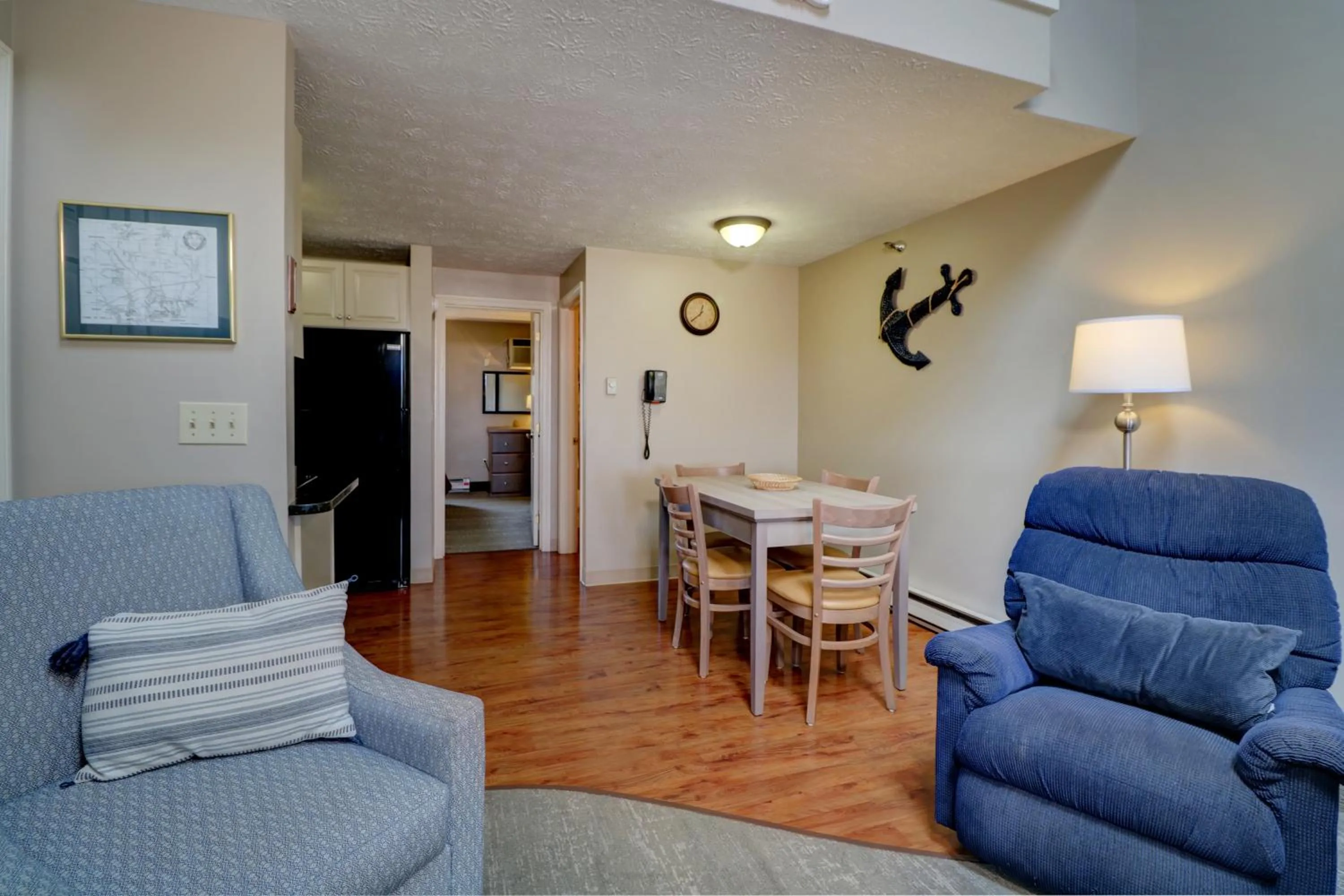 Dining area in Misty Harbor Resort
