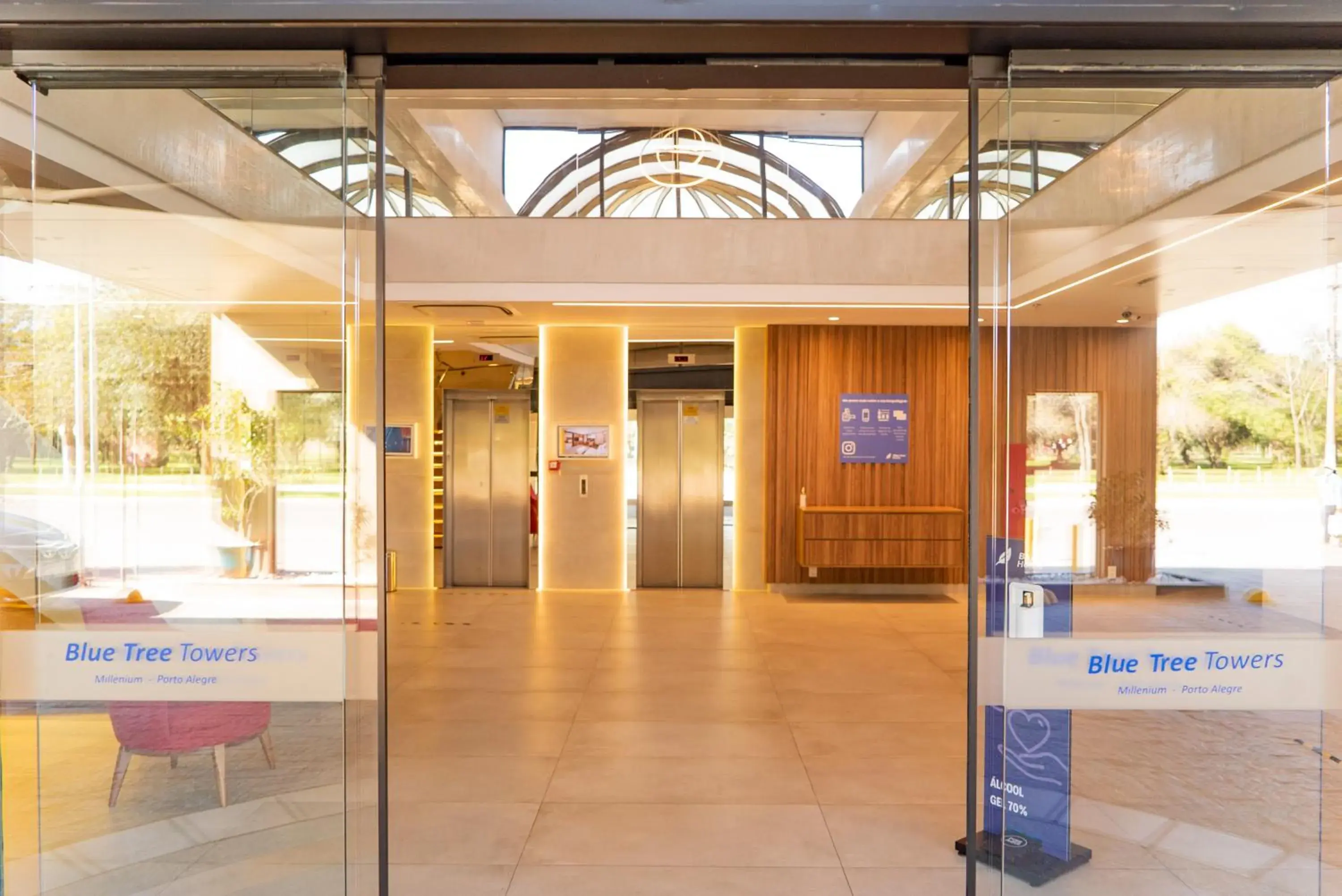 Facade/entrance in Blue Tree Towers Millenium Porto Alegre Facade/entrance in Blue Tree Towers Millenium Porto Alegre