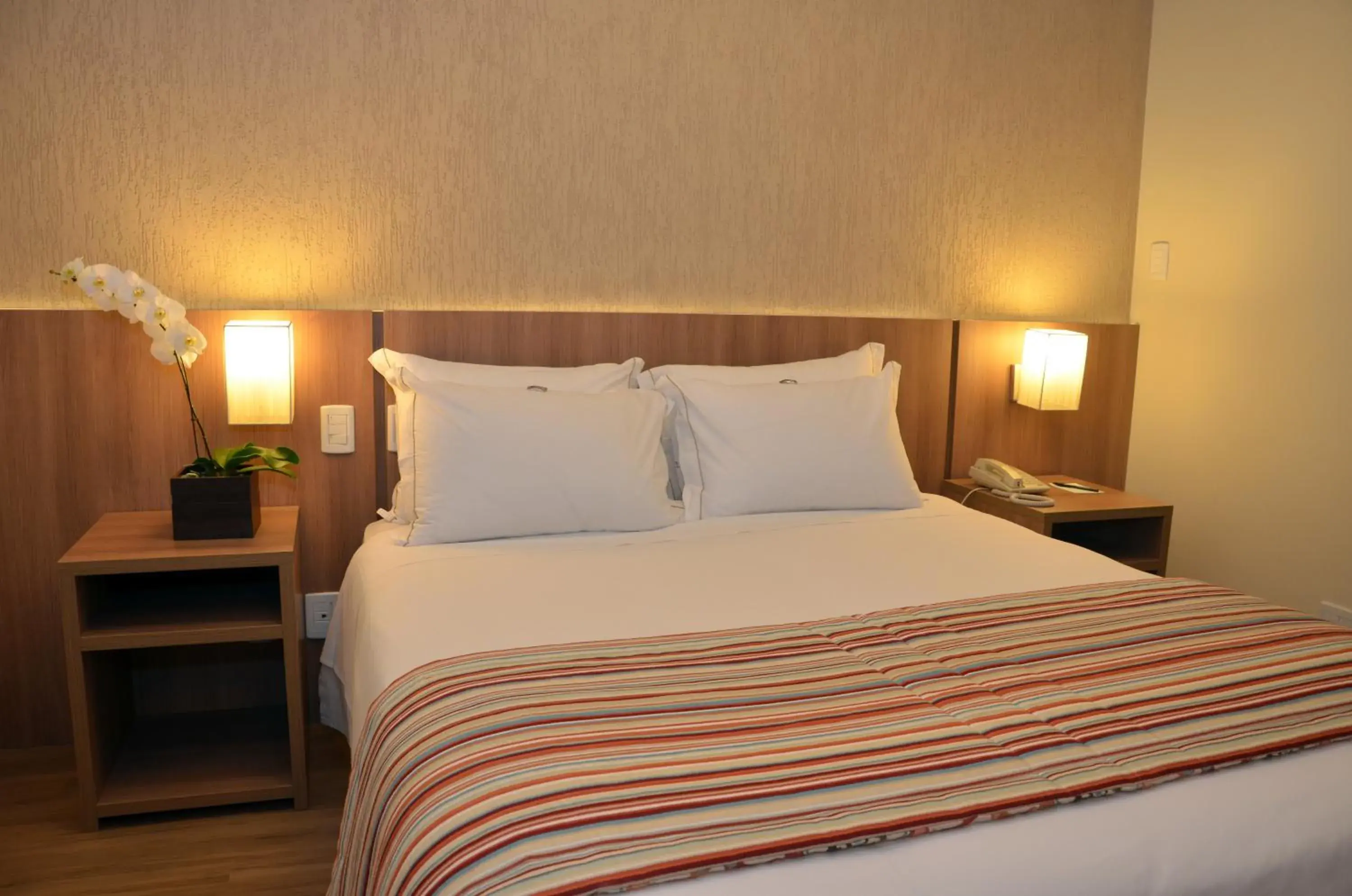 Bedroom, Bed in Blue Tree Towers Millenium Porto Alegre Bedroom, Bed in Blue Tree Towers Millenium Porto Alegre