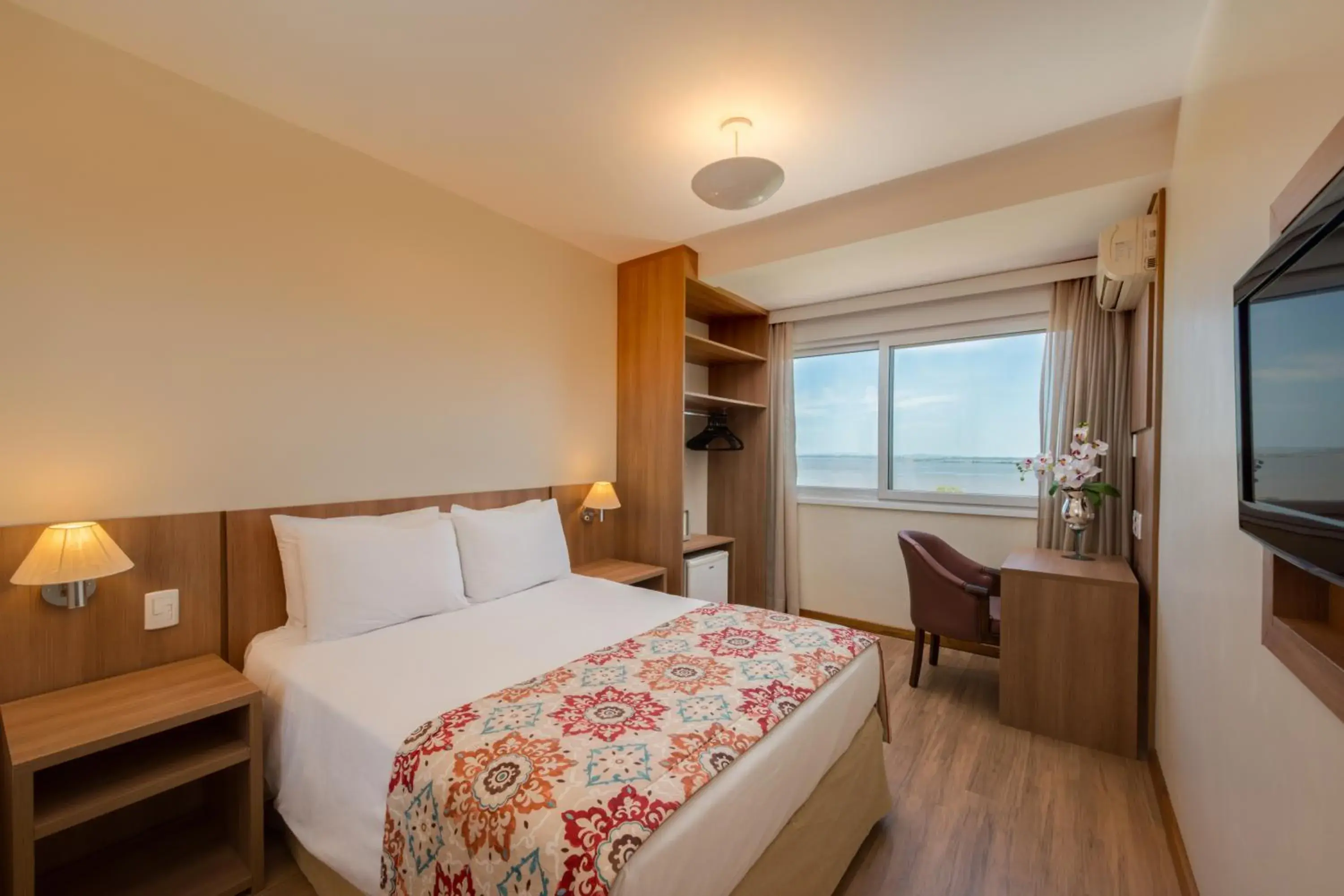 Bedroom, Bed in Blue Tree Towers Millenium Porto Alegre Bedroom, Bed in Blue Tree Towers Millenium Porto Alegre