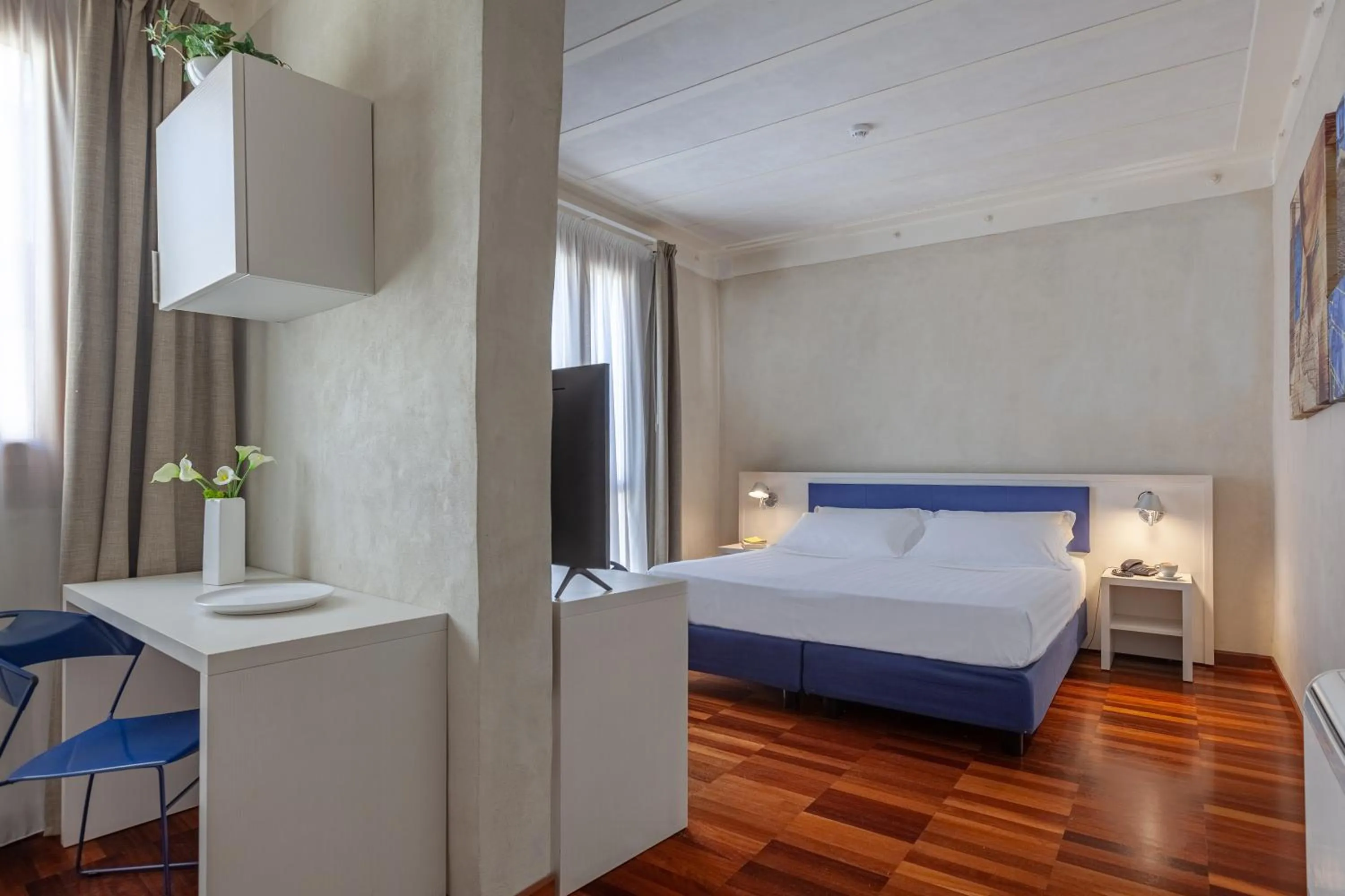 Photo of the whole room, Bed in Residence La Gancia