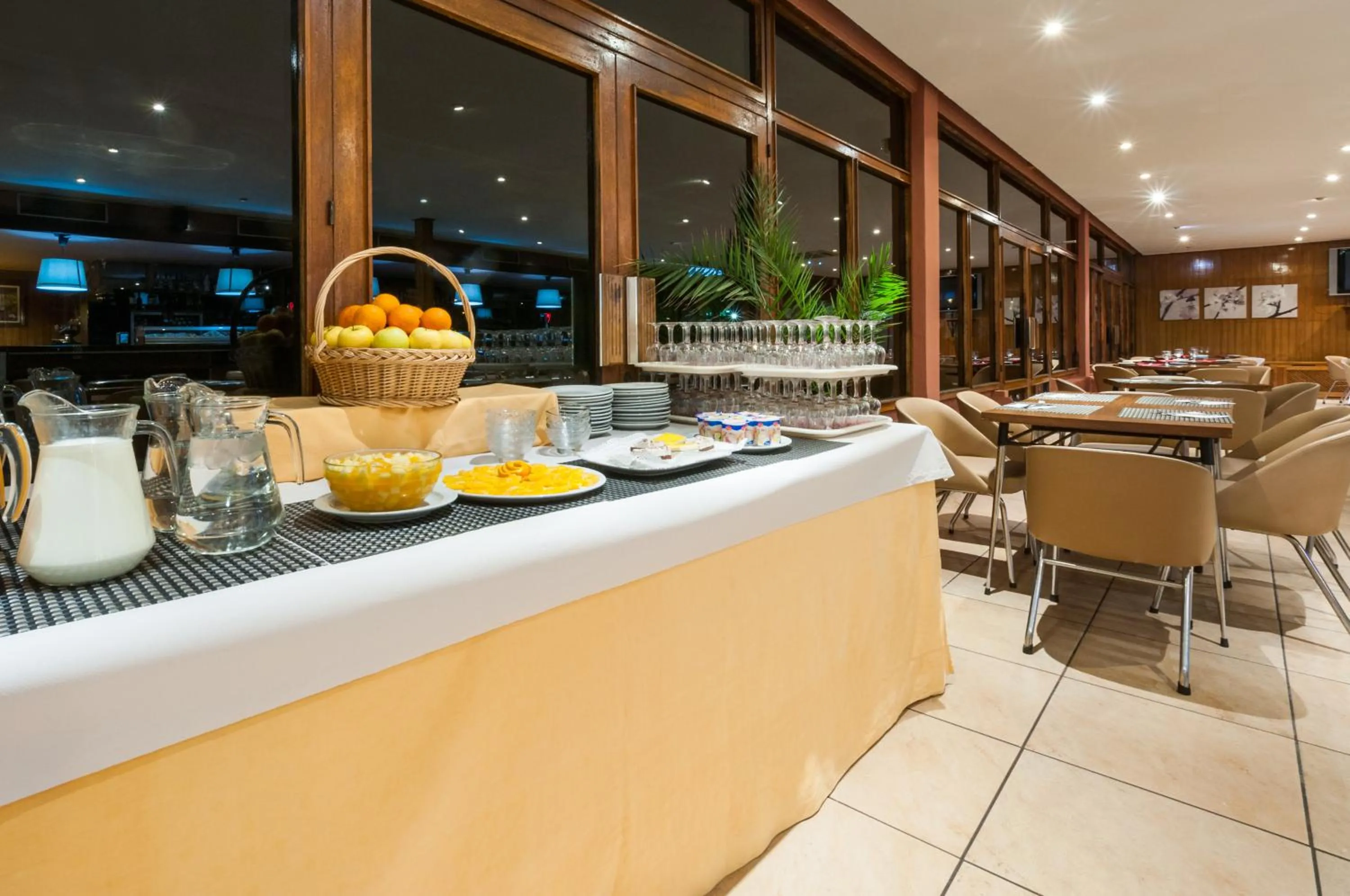 Restaurant/places to eat in Hotel Los Olivos