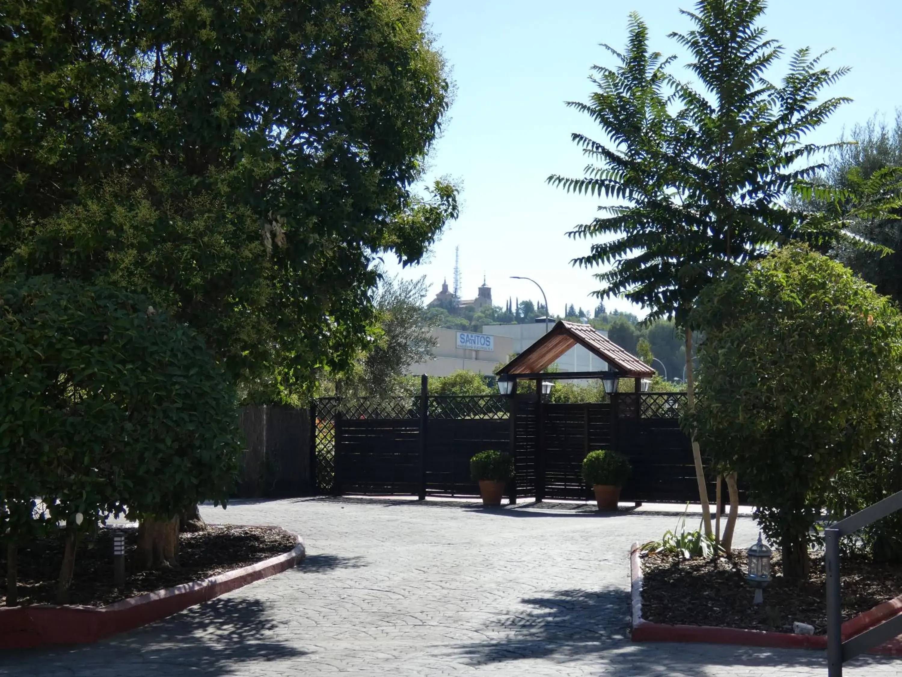 Garden, Property Building in Hotel Los Olivos