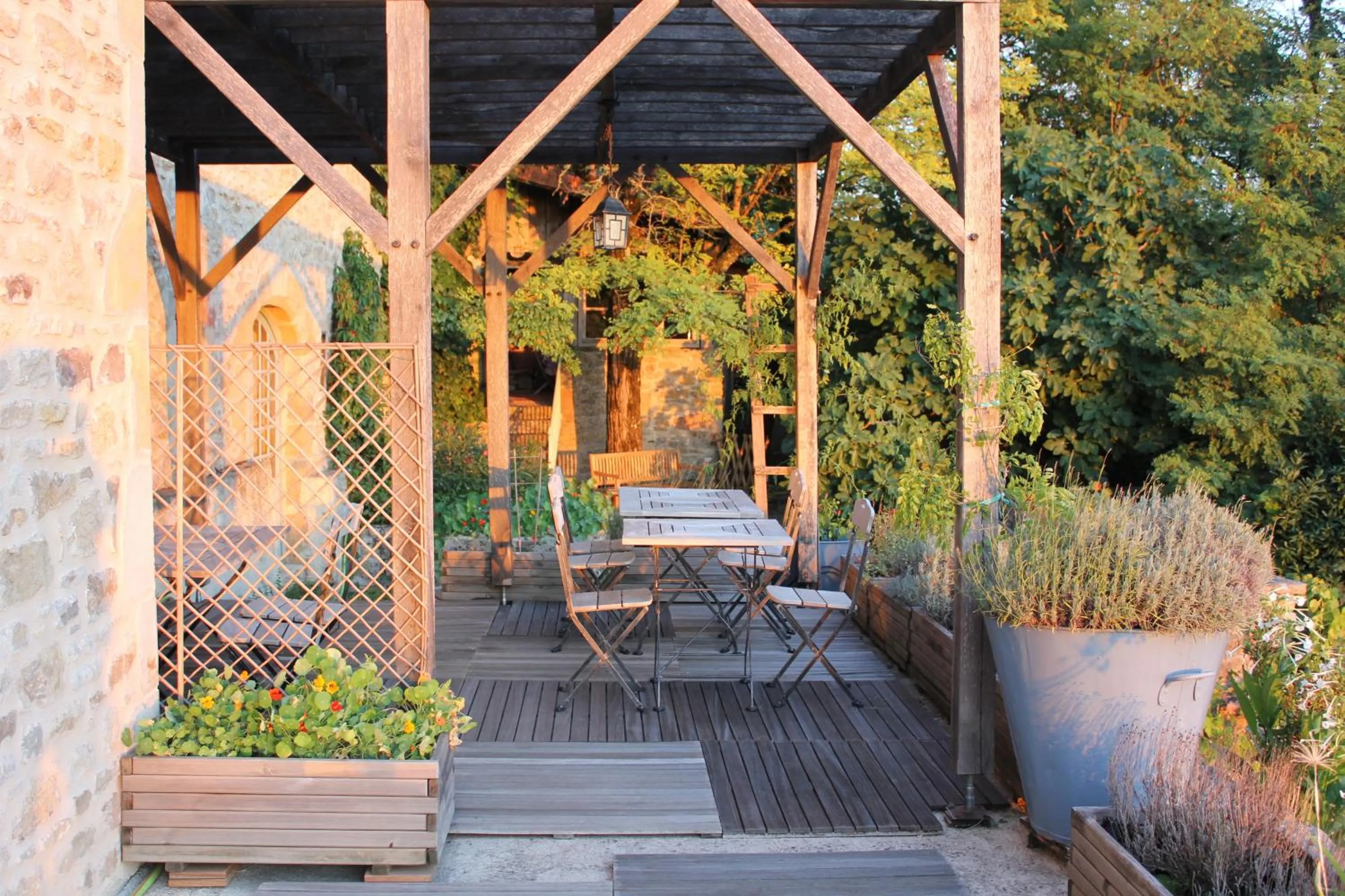 Patio in Les Terrasses de Labade Gîte et Chambres d'hôtes