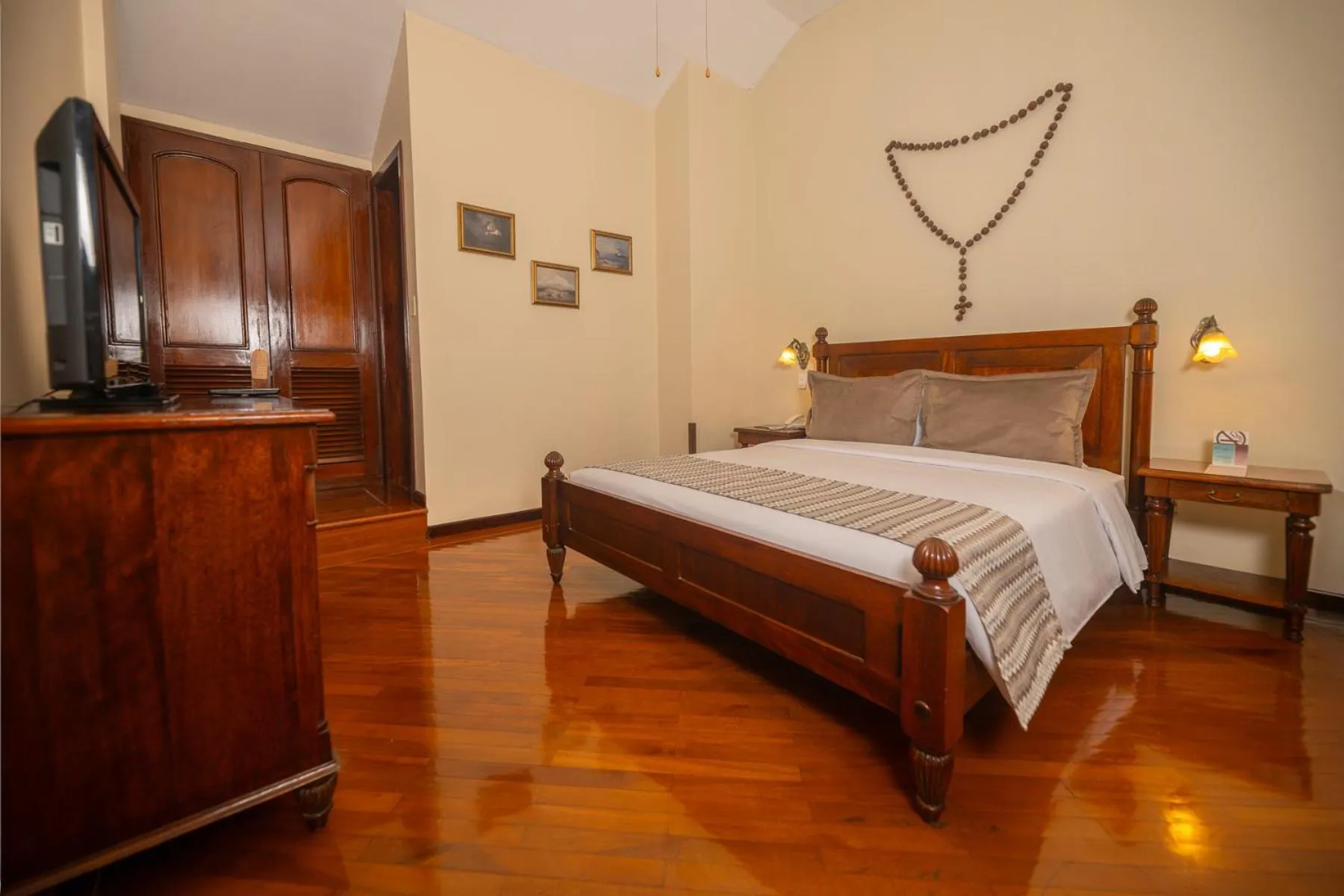 Bed in Hotel Patio Andaluz