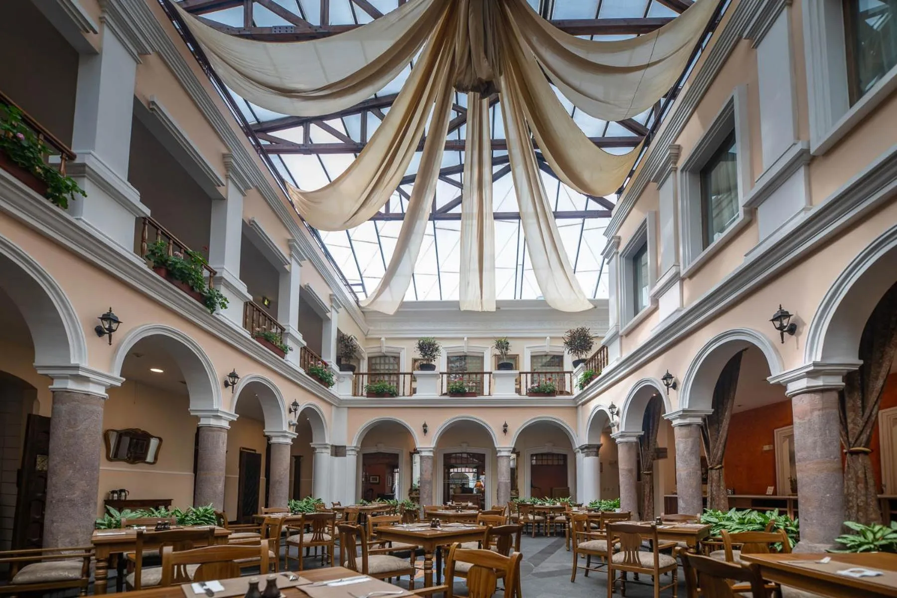 Restaurant/places to eat in Hotel Patio Andaluz