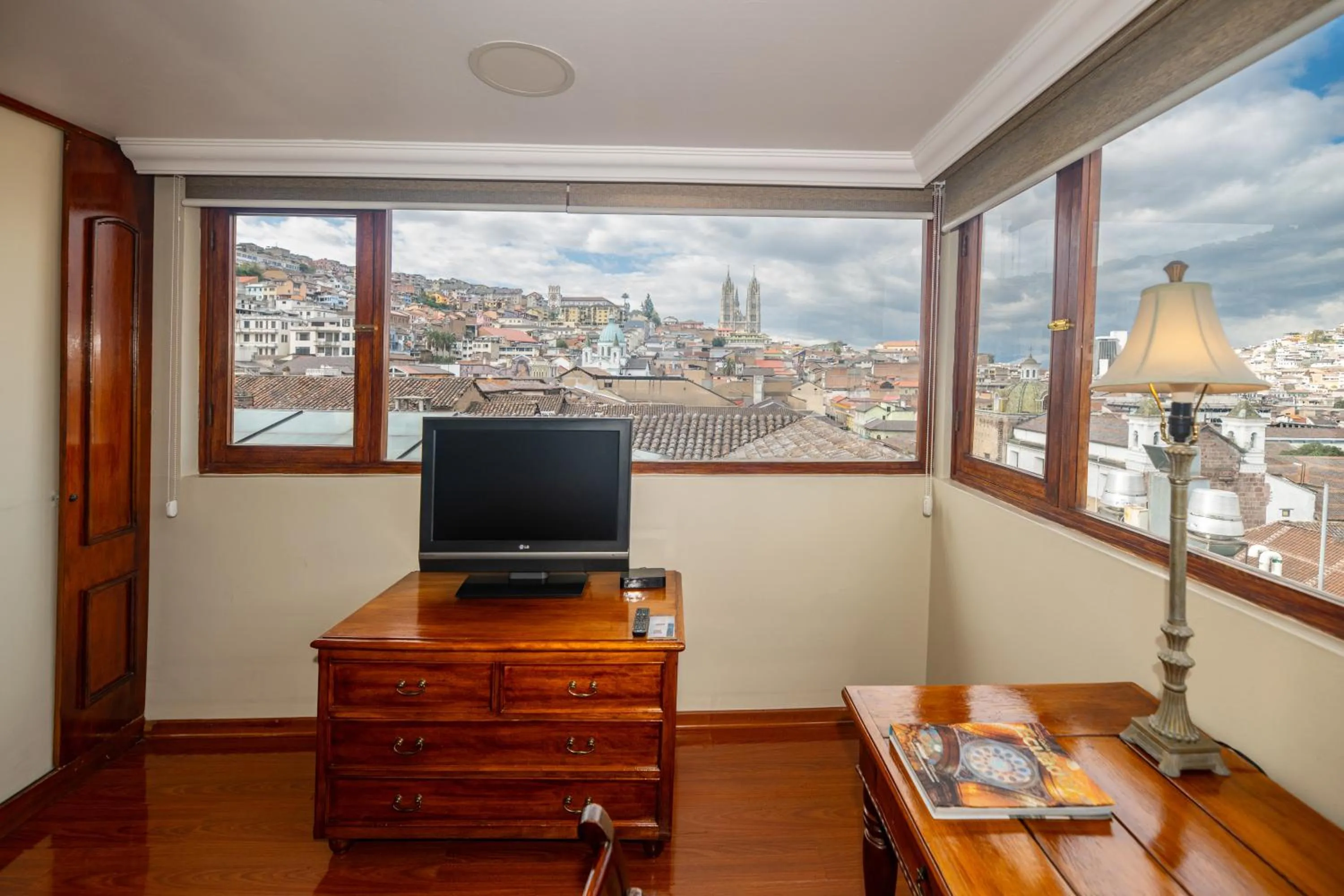 Communal lounge/ TV room in Hotel Patio Andaluz