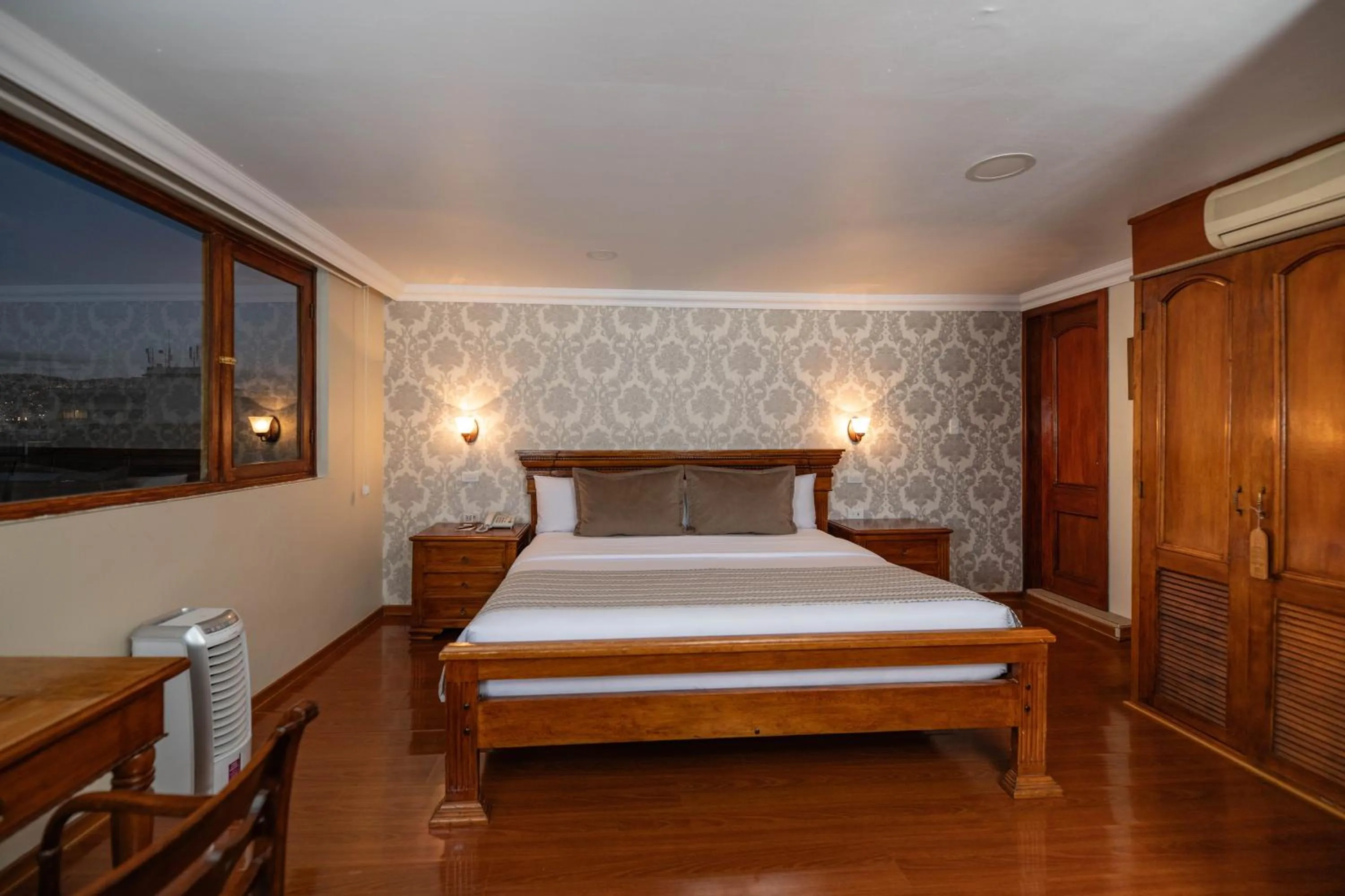 Bed in Hotel Patio Andaluz