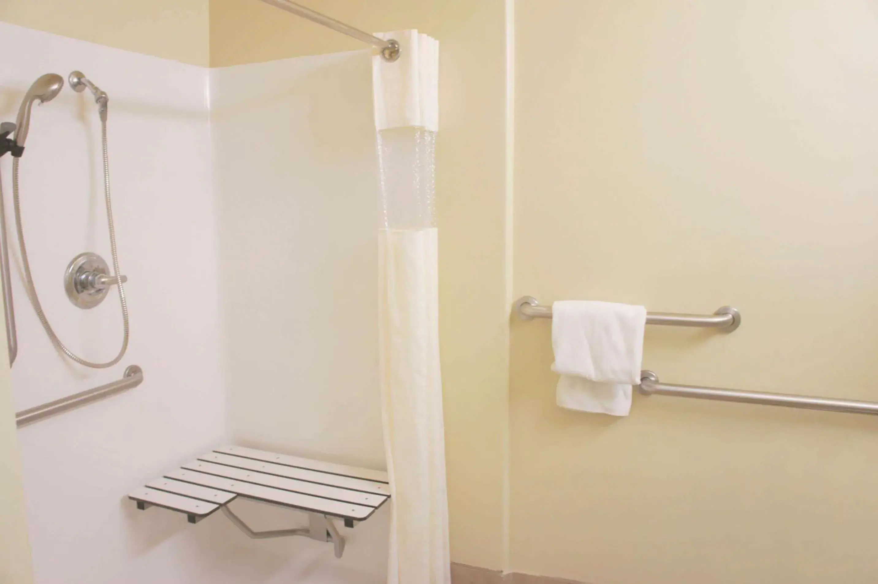 Photo of the whole room in La Quinta by Wyndham Moreno Valley Photo of the whole room in La Quinta by Wyndham Moreno Valley