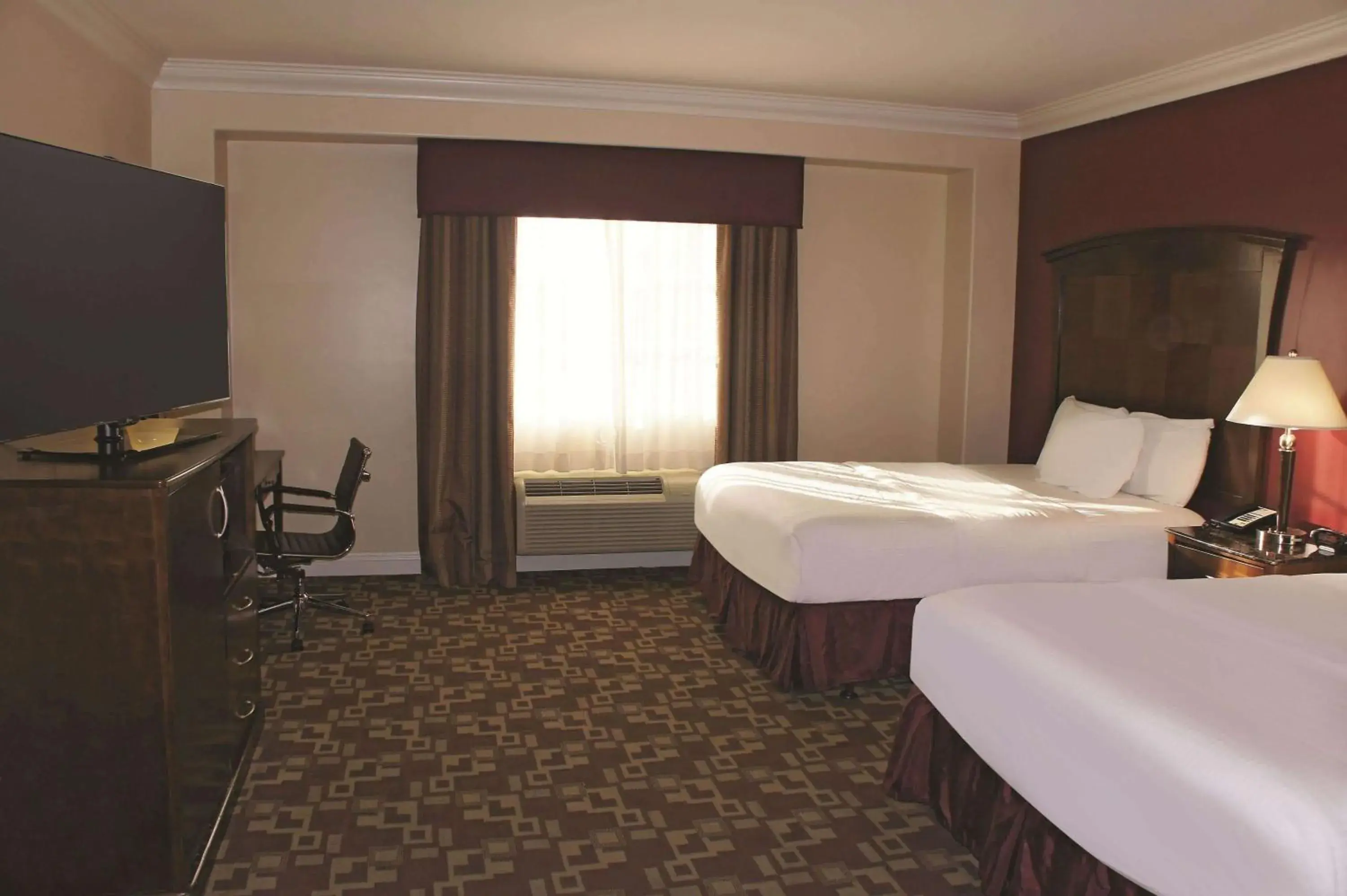 Queen Room with Two Queen Beds and Roll-In Shower - Mobility/Hearing Accessible - Non-Smoking in La Quinta by Wyndham Moreno Valley Queen Room with Two Queen Beds and Roll-In Shower - Mobility/Hearing Accessible - Non-Smoking in La Quinta by Wyndham Moreno Valley