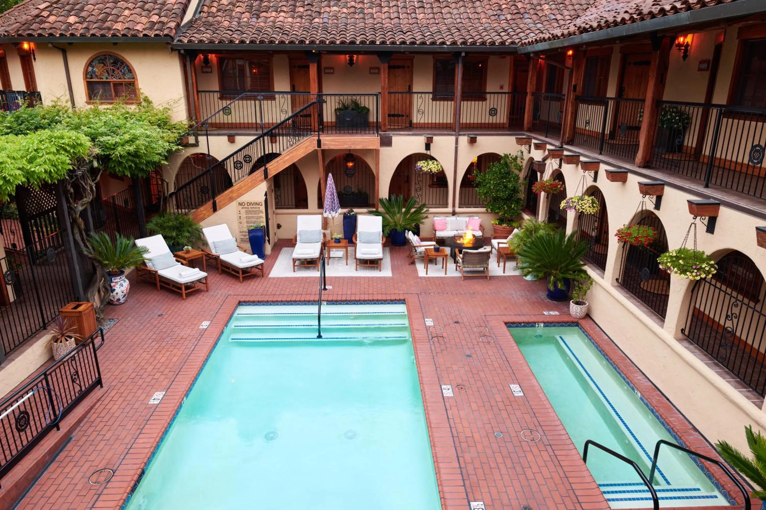 Pool view in Rancho Caymus Inn