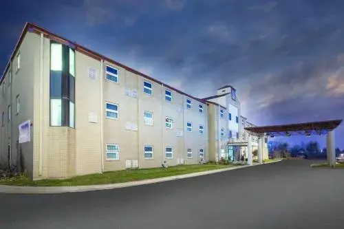 Travelodge by Wyndham Romulus Detroit Airport Travelodge by Wyndham Romulus Detroit Airport