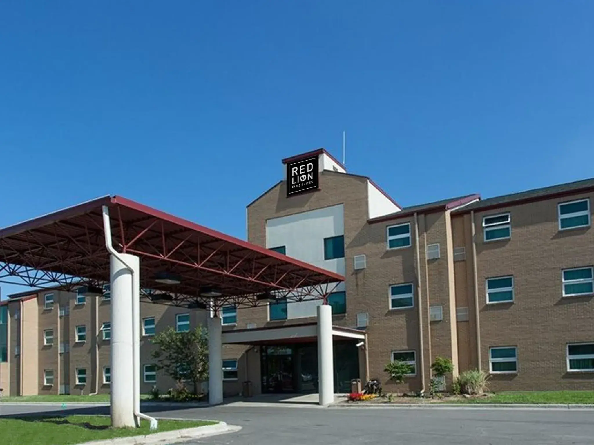 Facade/entrance in Travelodge by Wyndham Romulus Detroit Airport Facade/entrance in Travelodge by Wyndham Romulus Detroit Airport