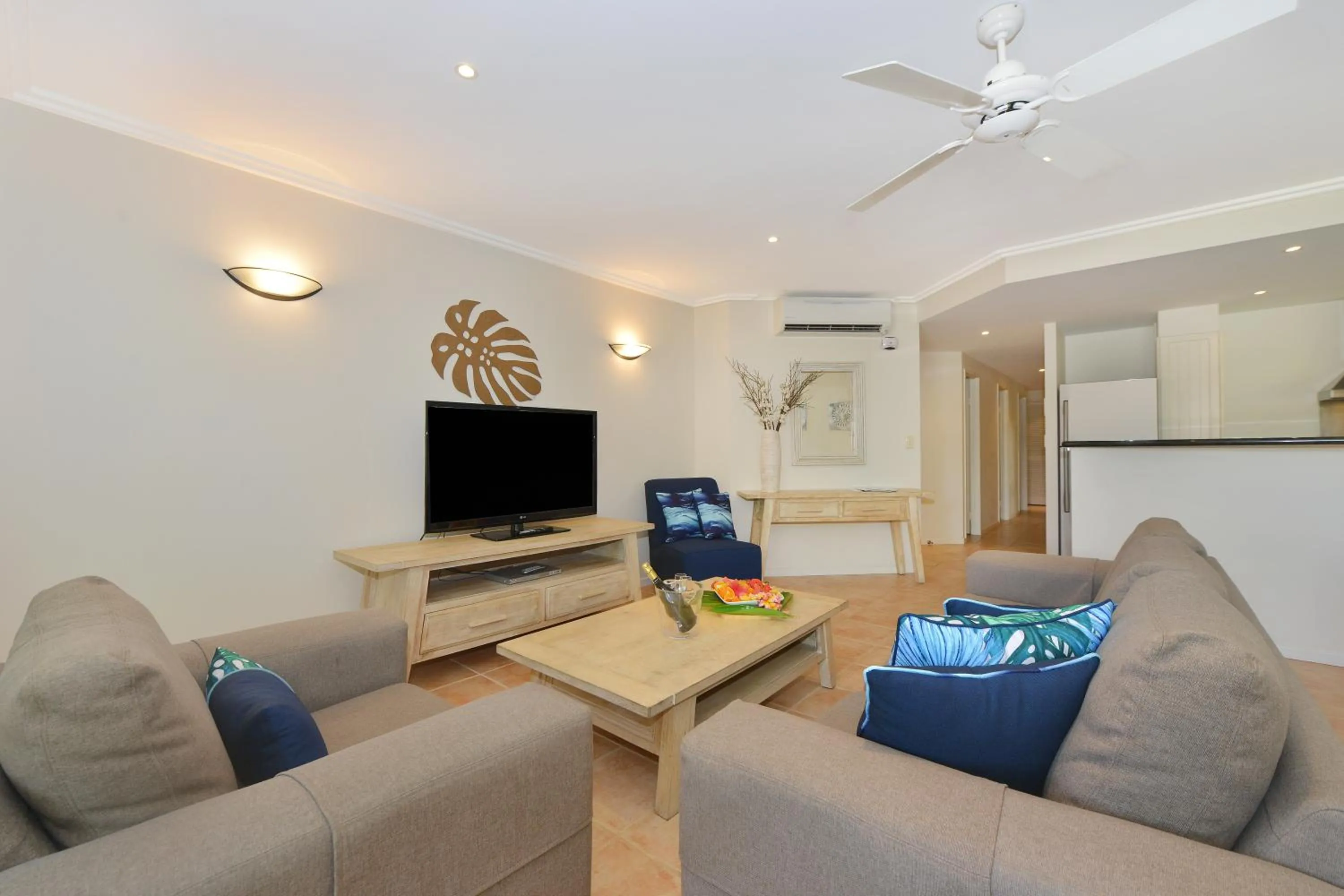 TV and multimedia in Cayman Villas Port Douglas