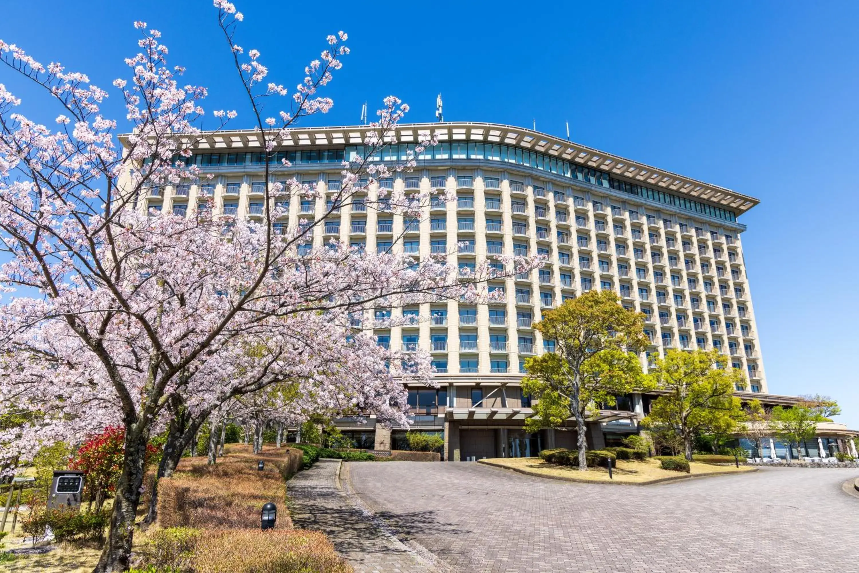 Property building in Hilton Odawara Resort & Spa Property building in Hilton Odawara Resort & Spa