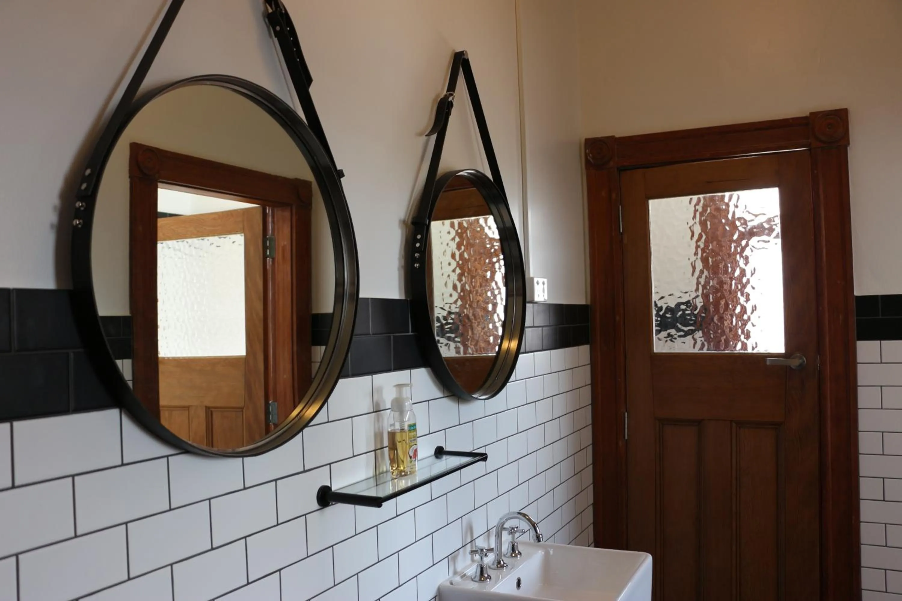 Bathroom in Guildford Hotel