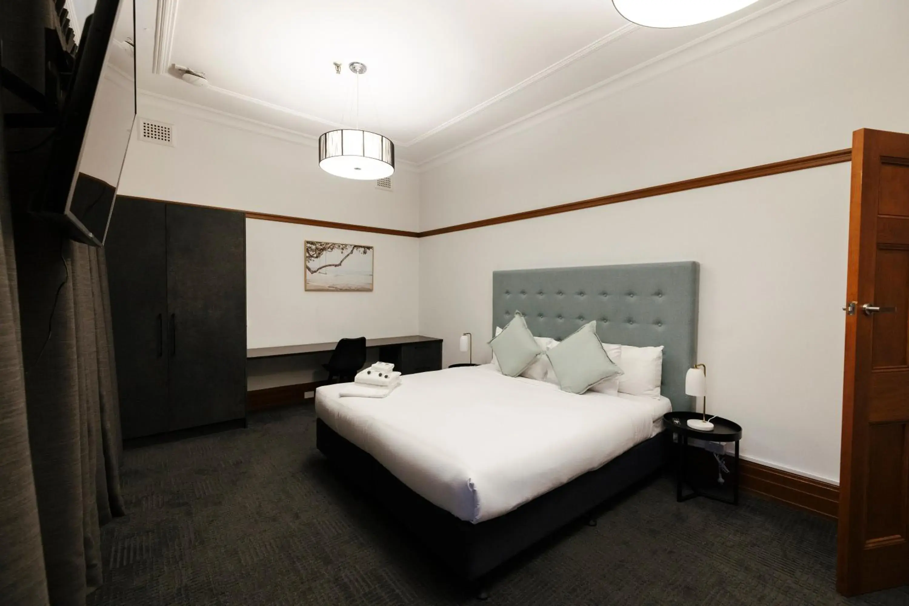 Bed in Guildford Hotel Bed in Guildford Hotel