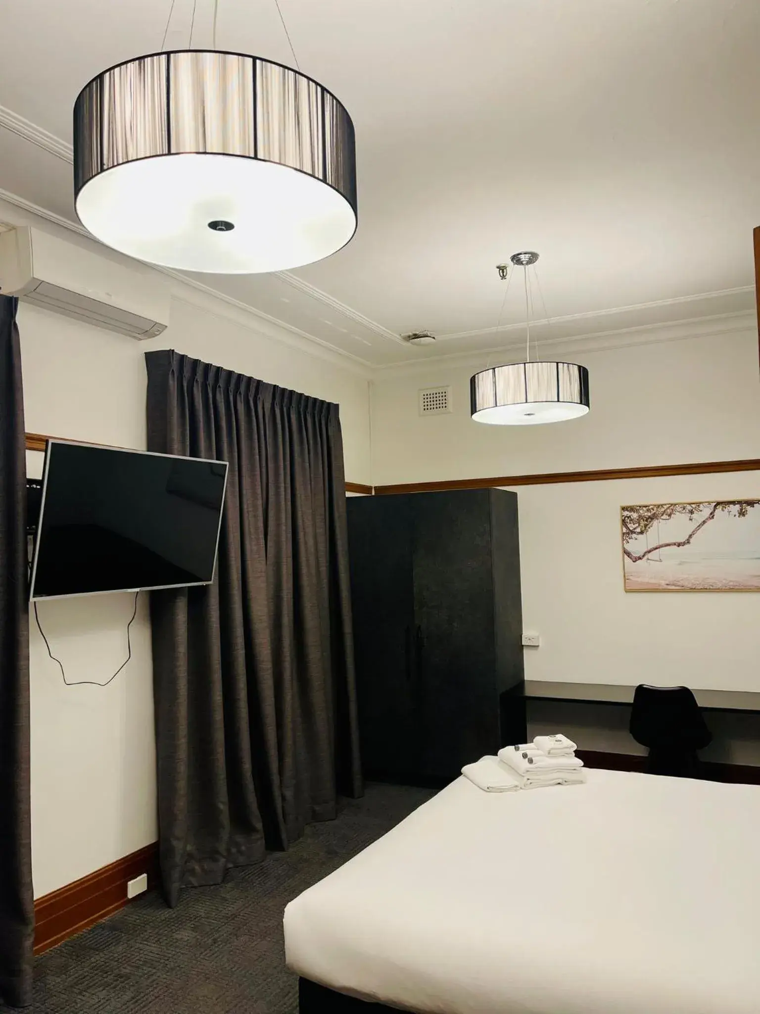 Bed in Guildford Hotel Bed in Guildford Hotel