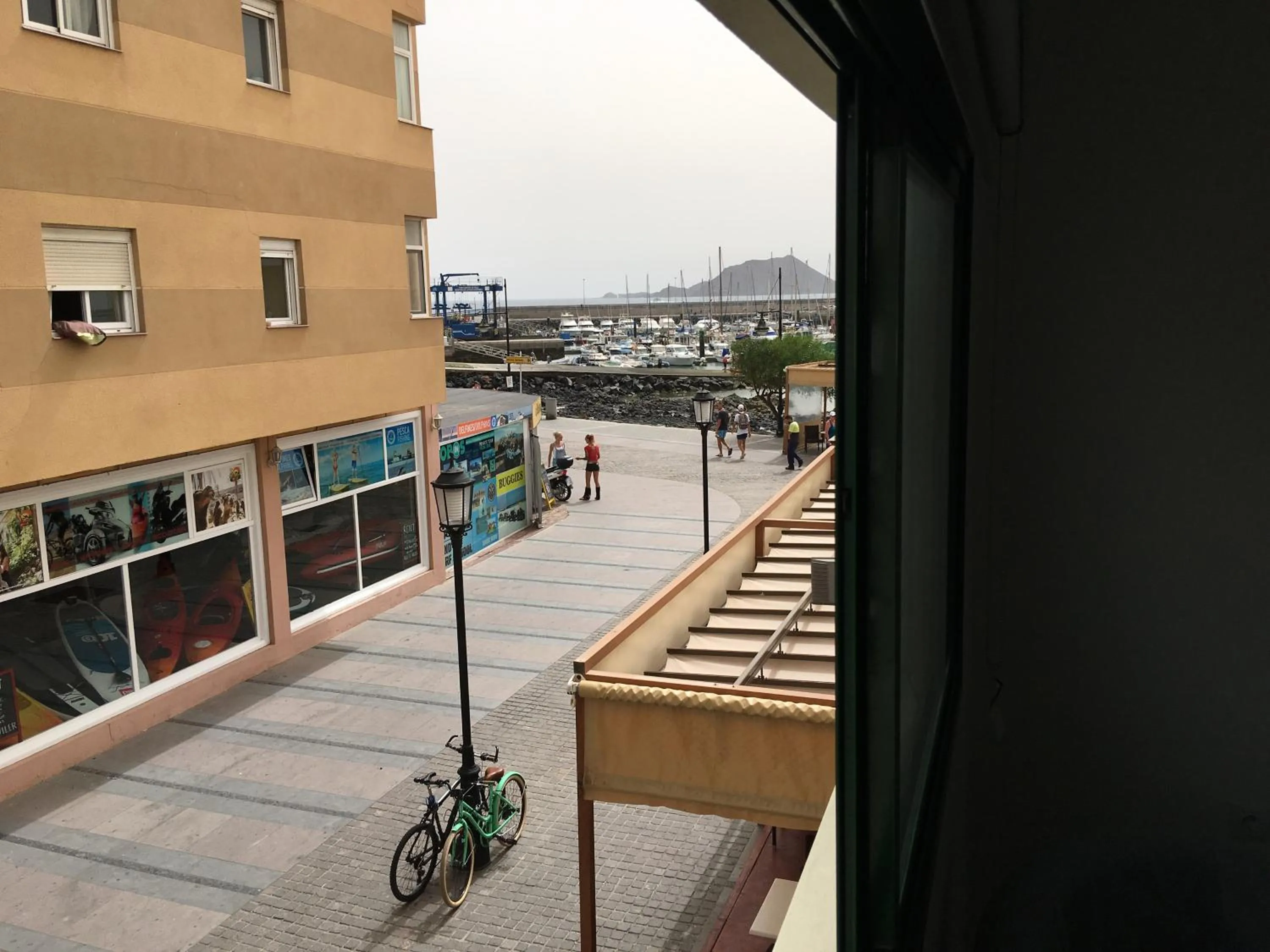 Facade/entrance in Harbour side