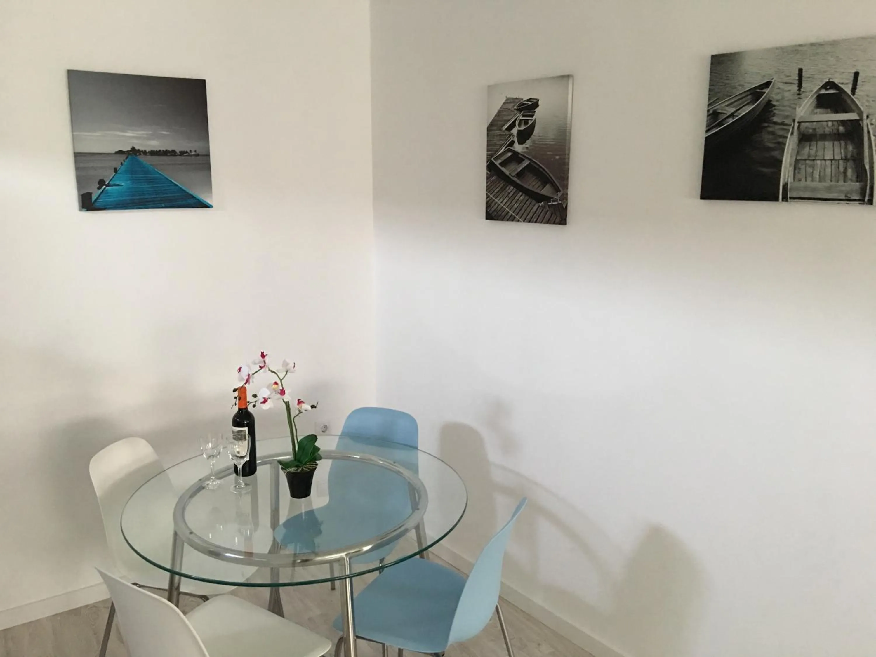 Dining area in Harbour side