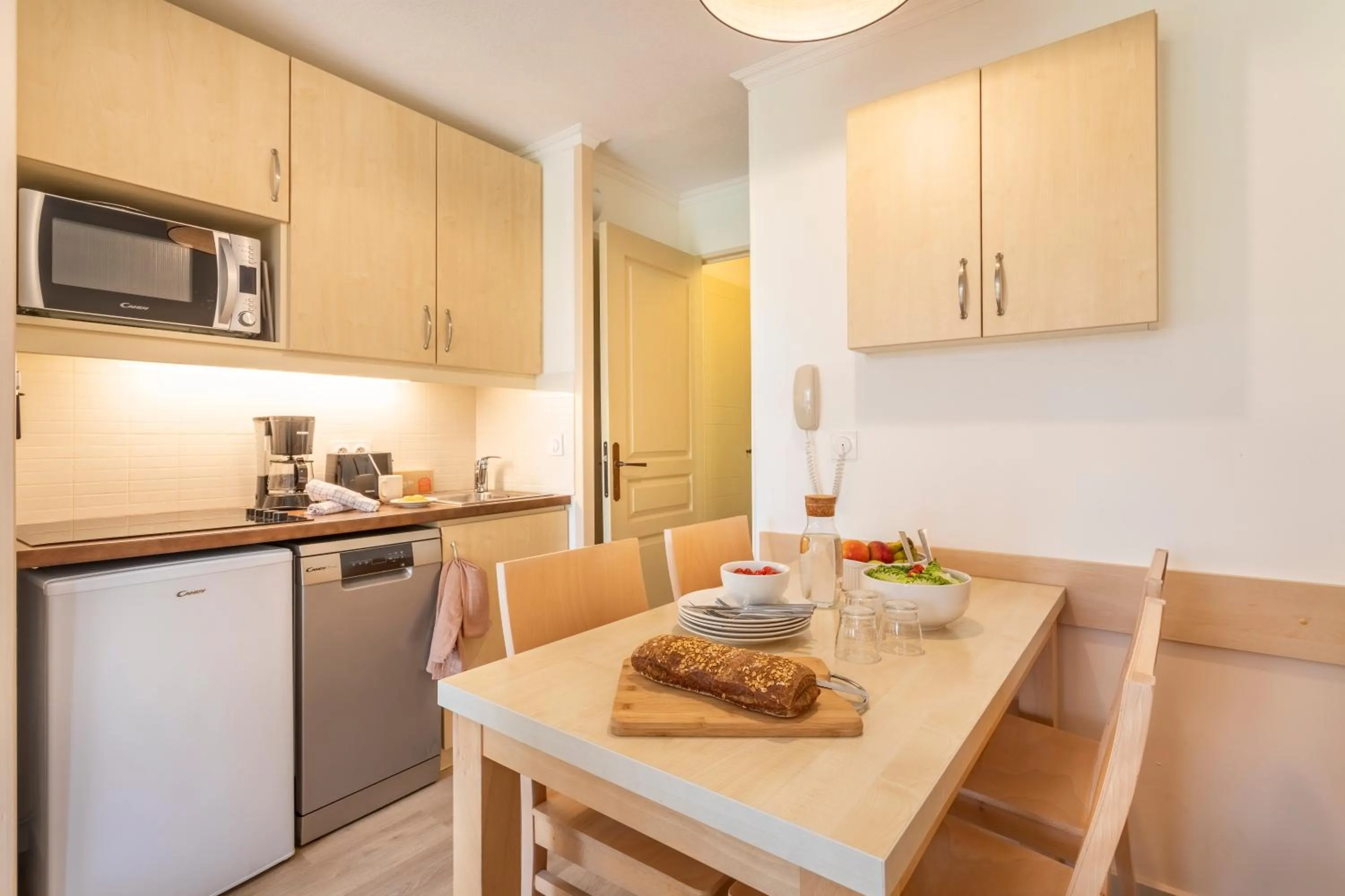 Coffee/tea facilities in Résidence Pierre & Vacances L’Anse De Pramousquier