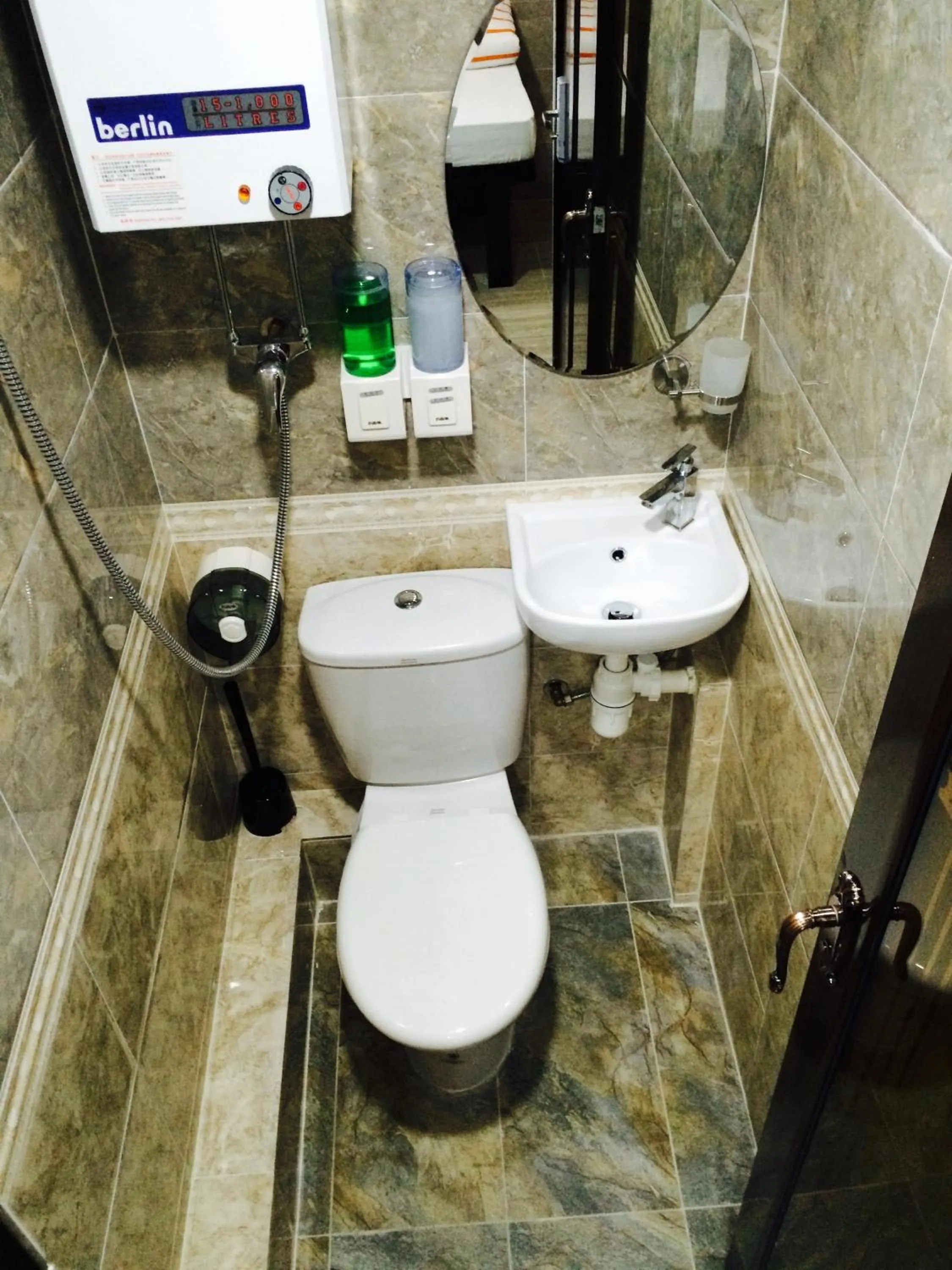 Shower in Victoria Inn