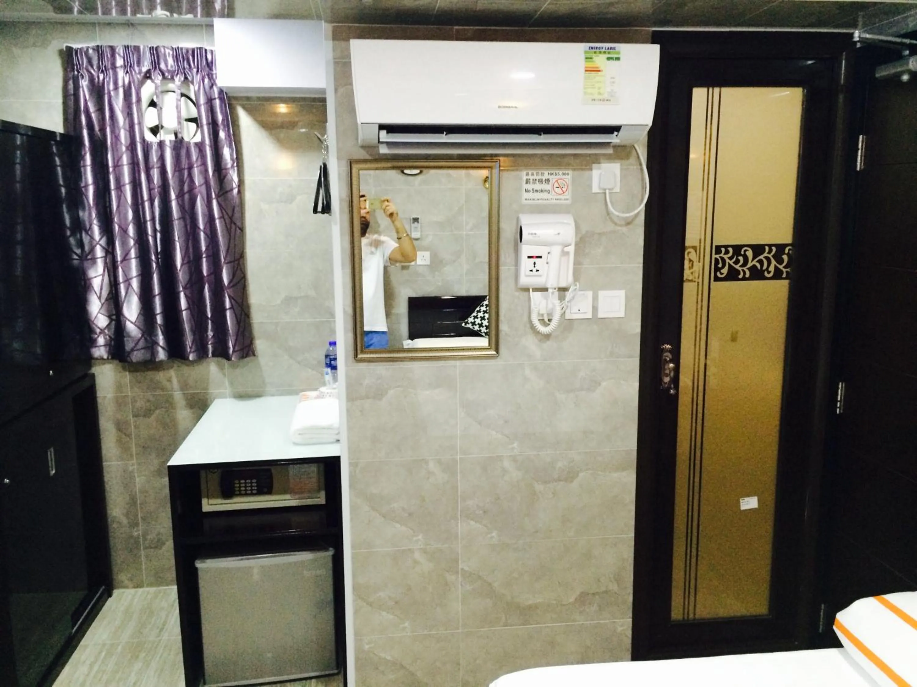 Photo of the whole room in Victoria Inn