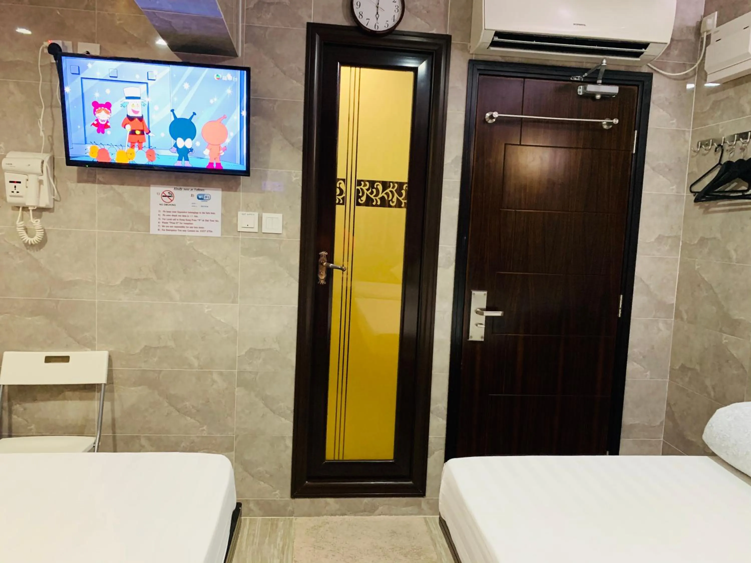 TV and multimedia, Bed in Victoria Inn