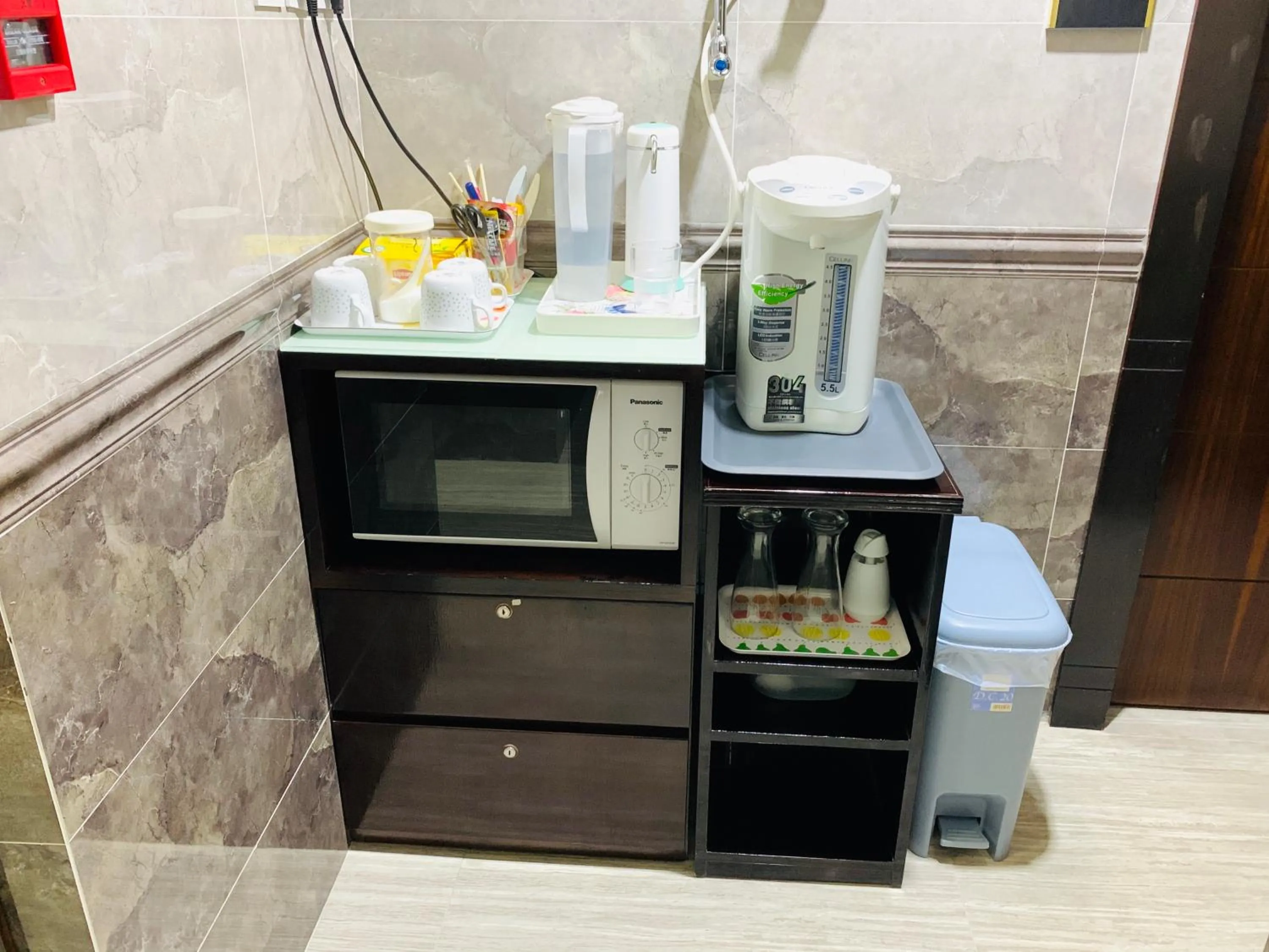 Coffee/tea facilities in Victoria Inn