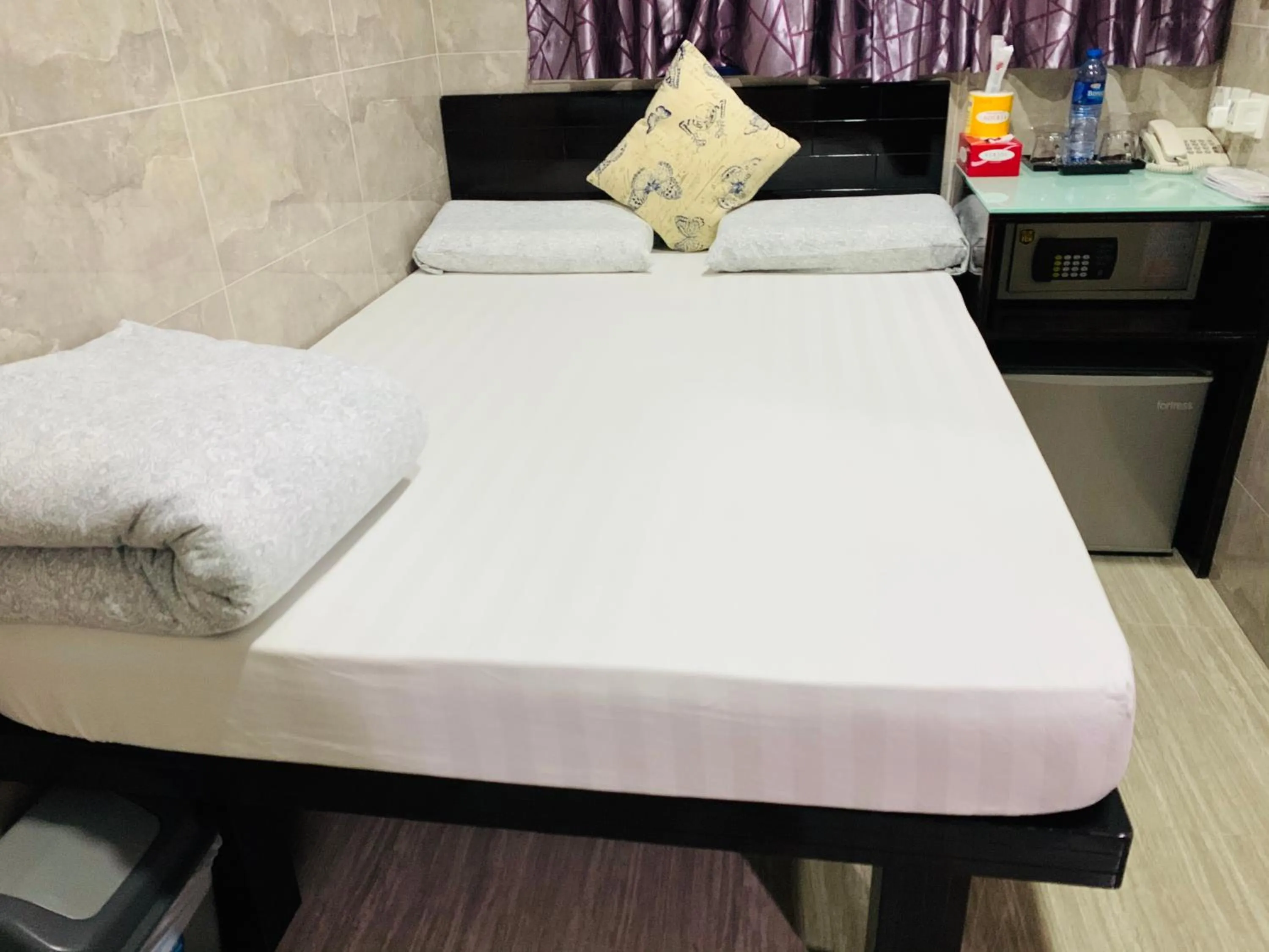 Bedroom, Bed in Victoria Inn