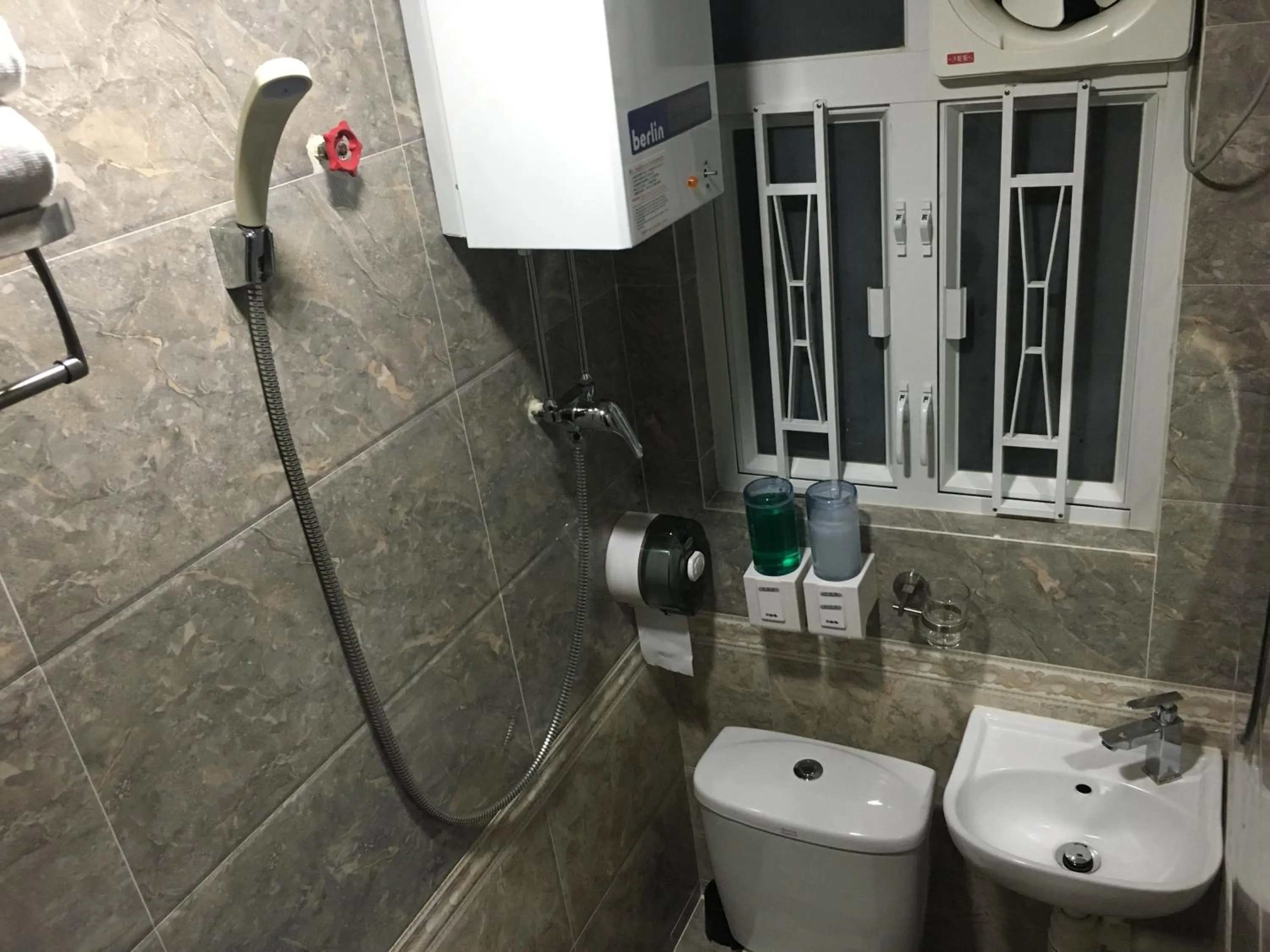 Shower in Victoria Inn