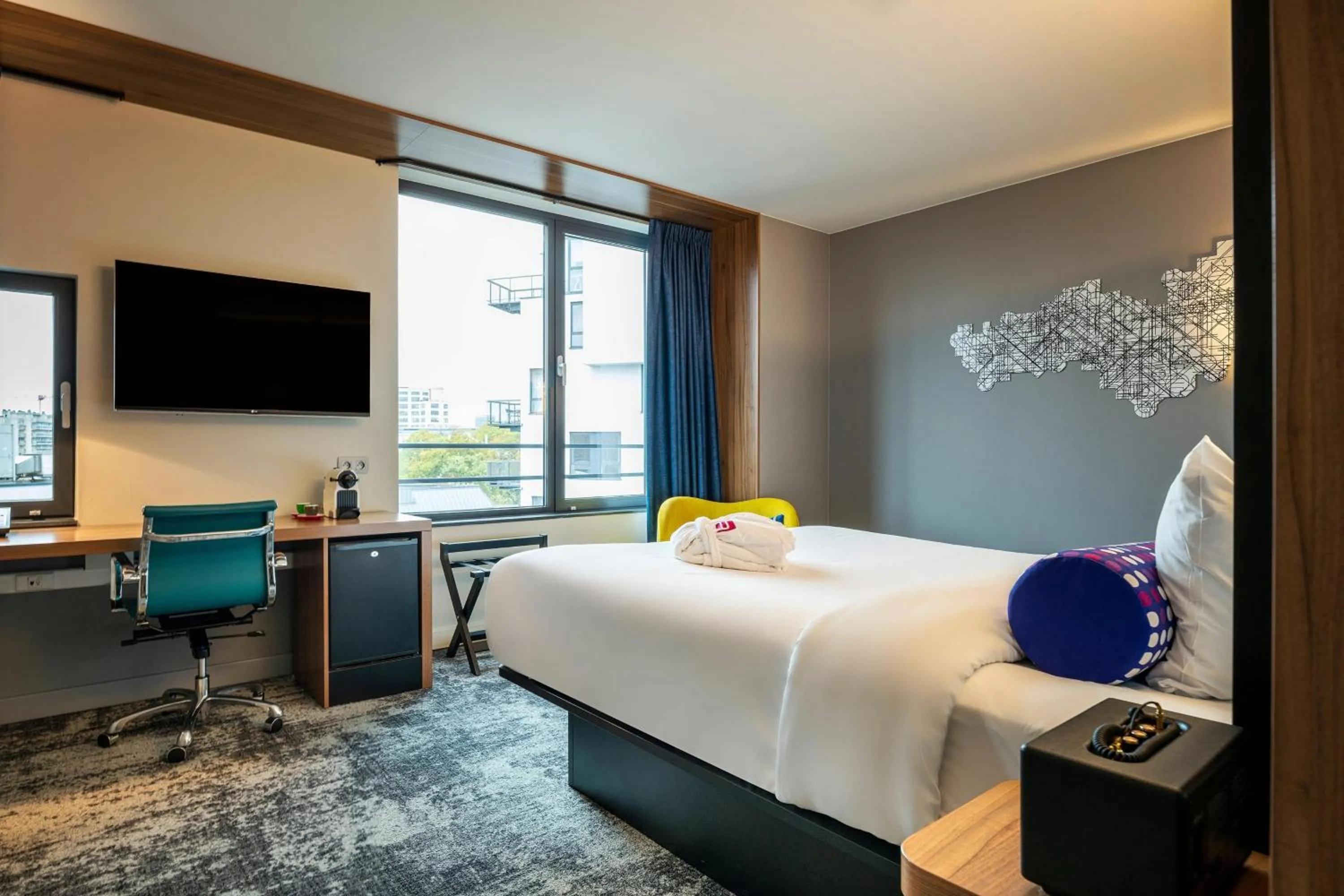 Photo of the whole room, Bed in Aloft Brussels Schuman