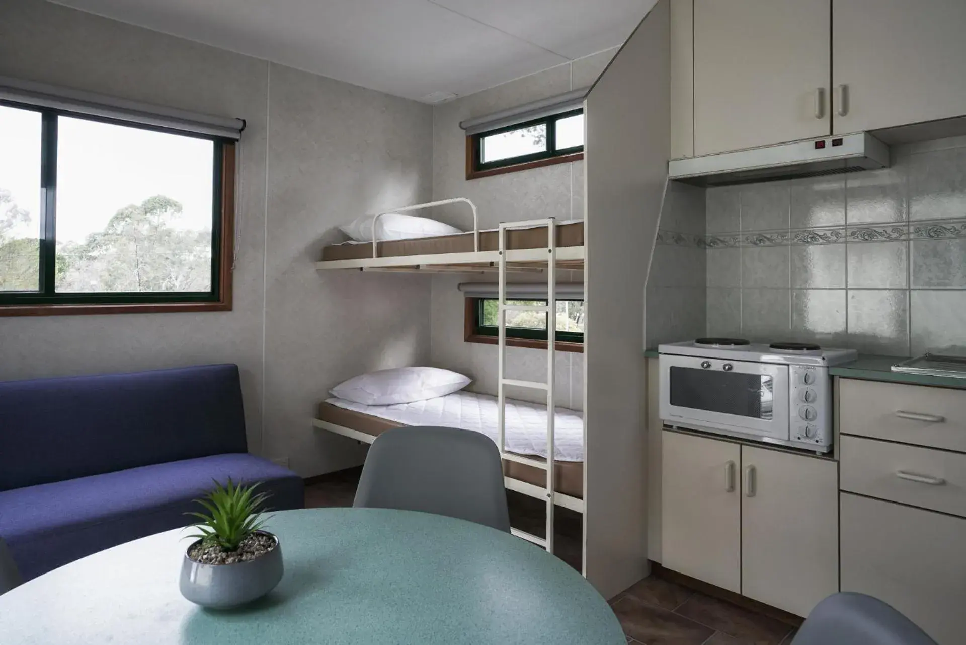 Studio with Shared Bathroom in BIG4 Castlemaine Gardens Studio with Shared Bathroom in BIG4 Castlemaine Gardens