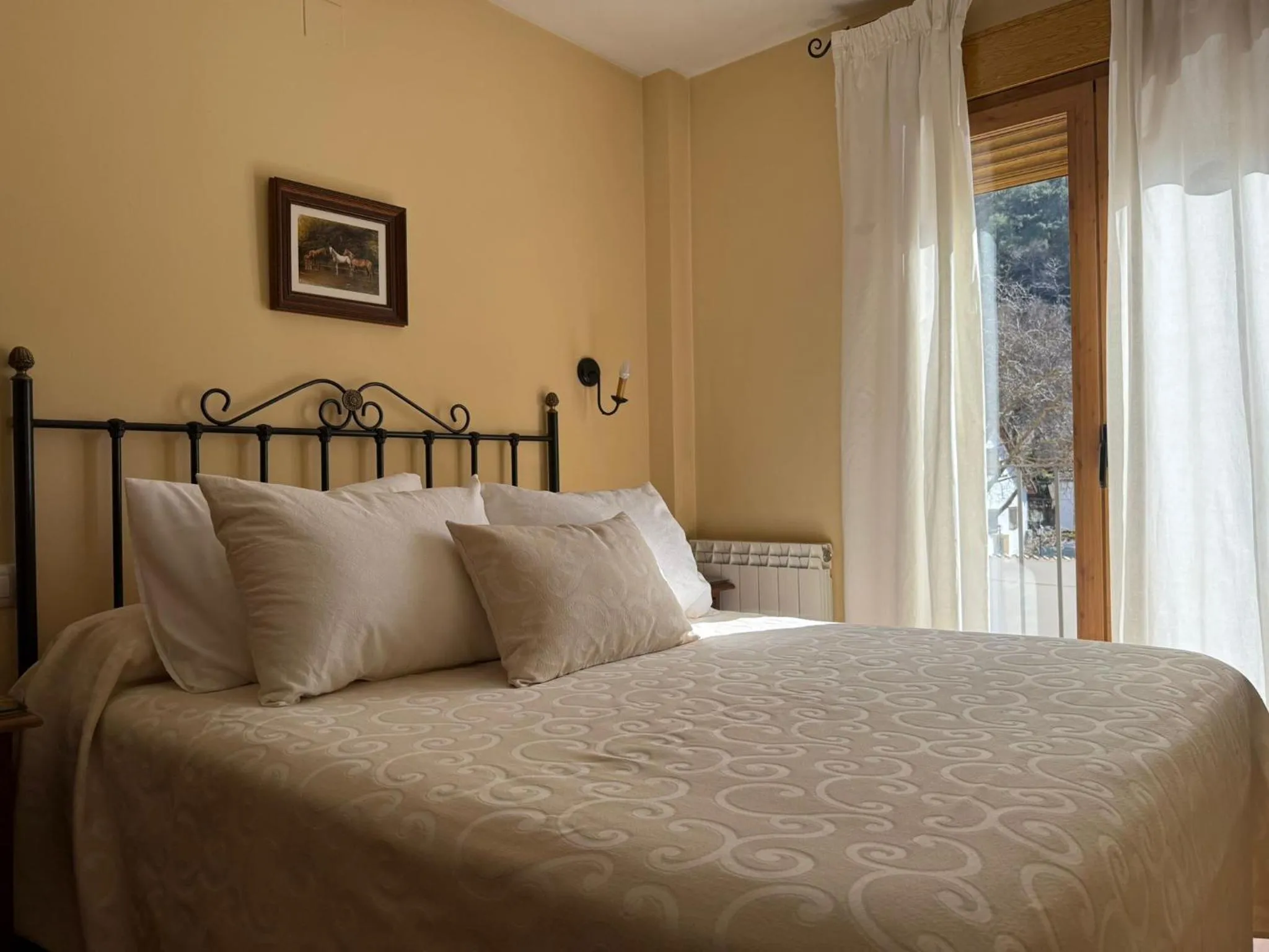 Bed in Apartamentos Valle del Guadalquivir