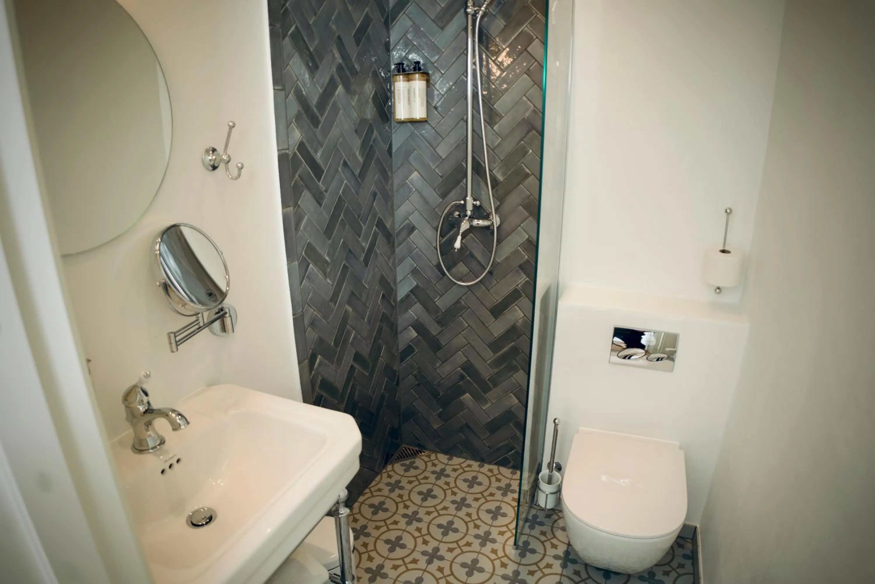 Shower in Plesners Badehotel