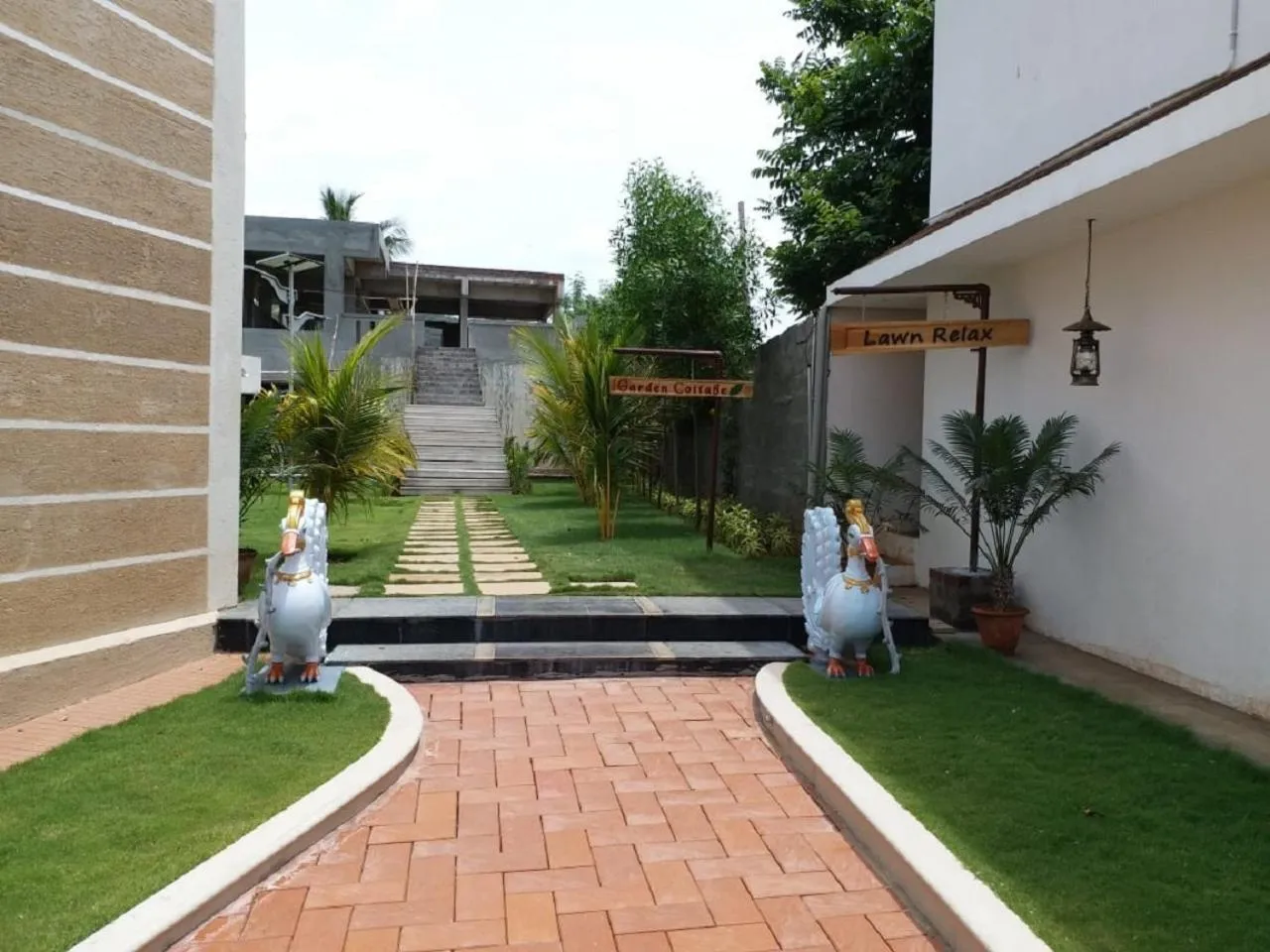 Restaurant/places to eat in Mount Retreat Resorts - Madurai