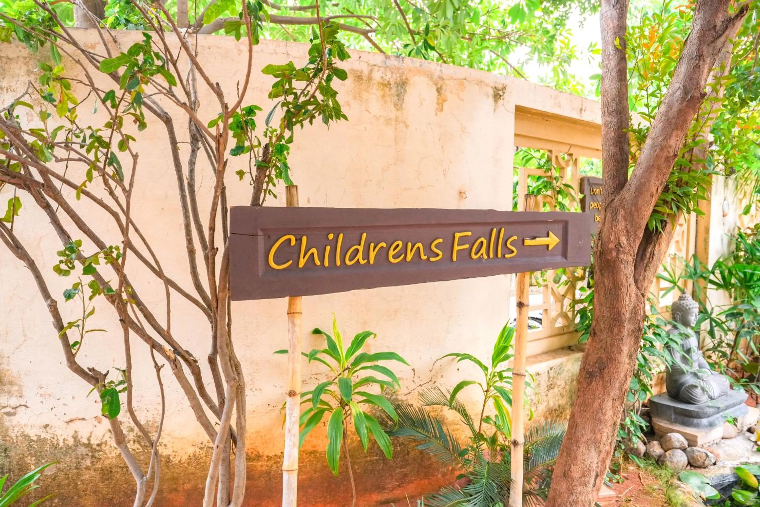 Swimming pool in Mount Retreat Resorts - Madurai