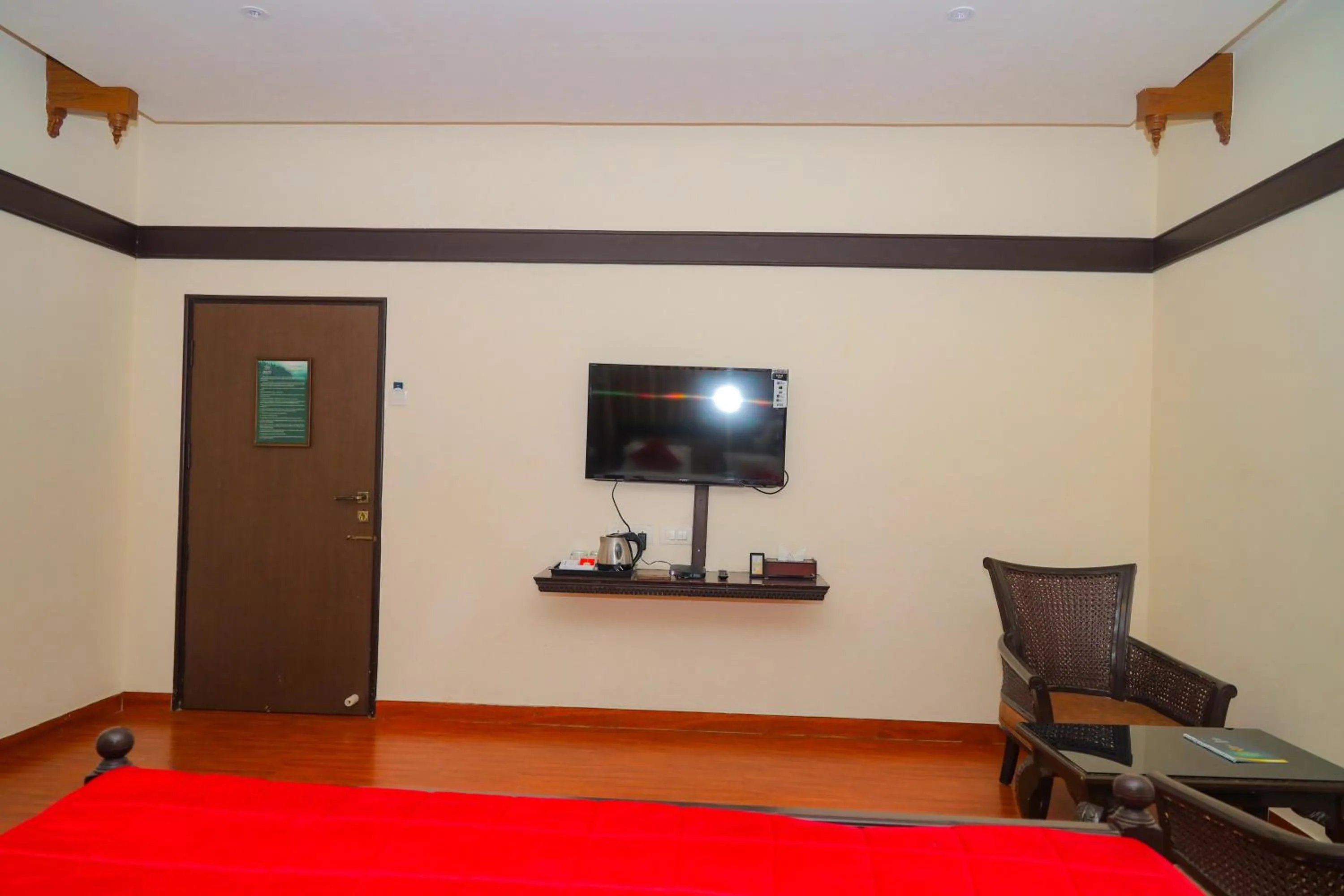 TV and multimedia, Bed in Mount Retreat Resorts - Madurai