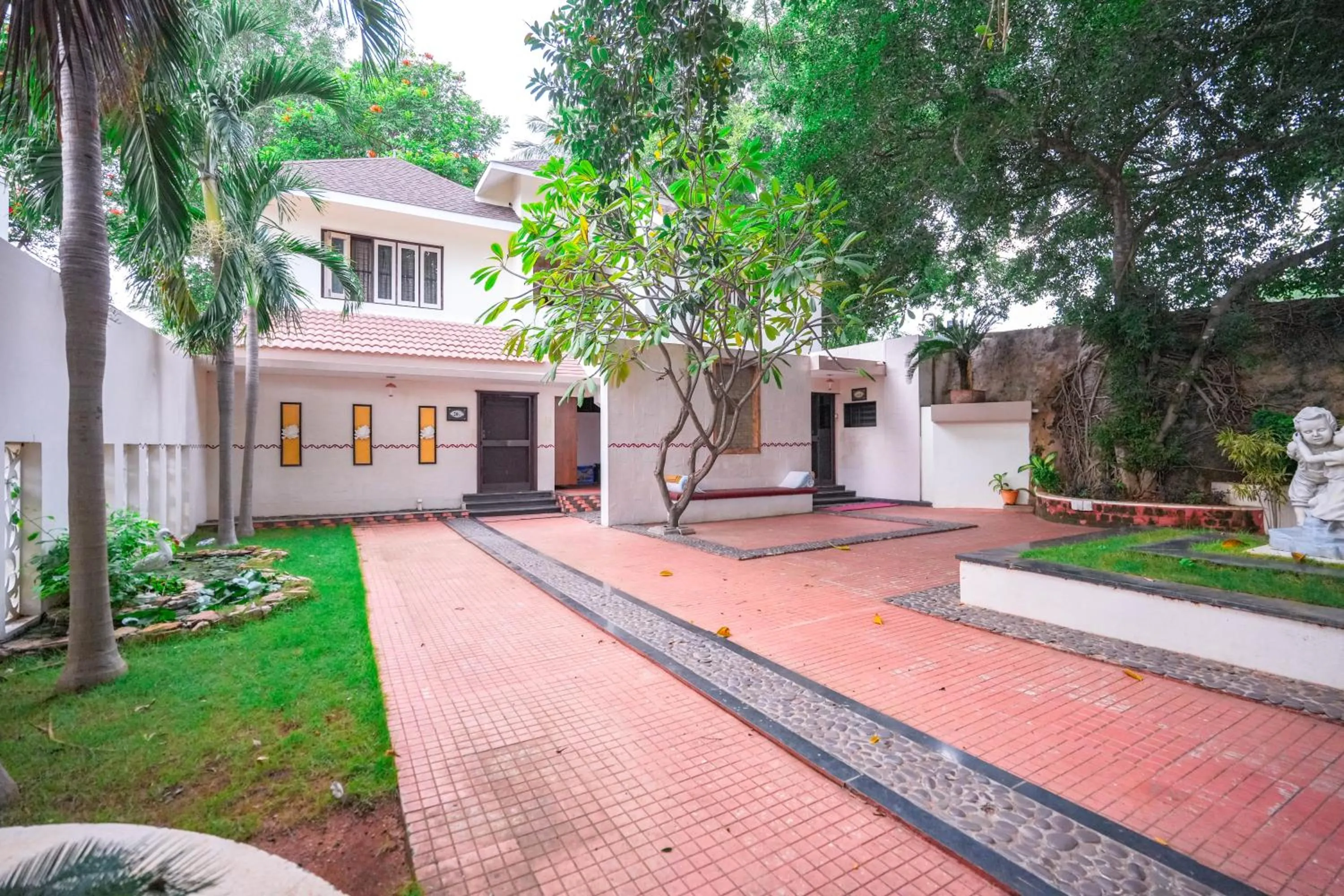 Garden view in Mount Retreat Resorts - Madurai