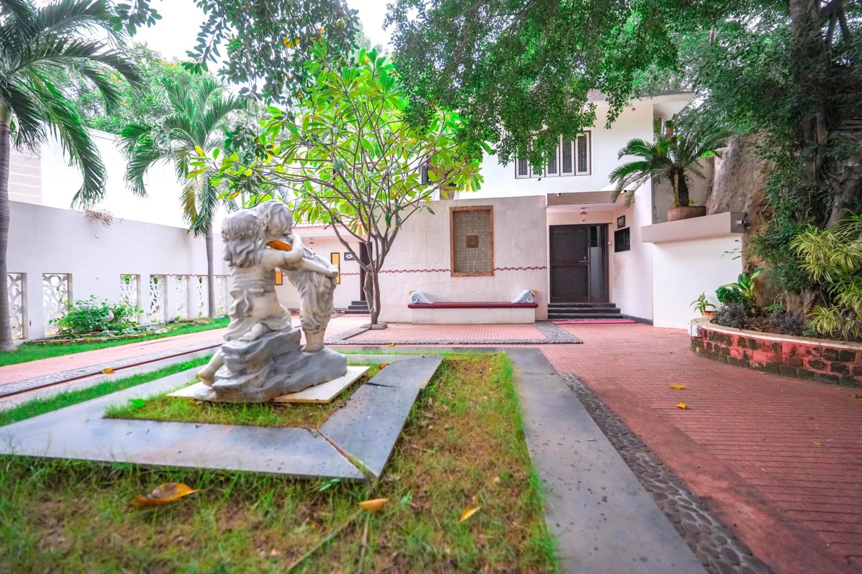 Garden view in Mount Retreat Resorts - Madurai