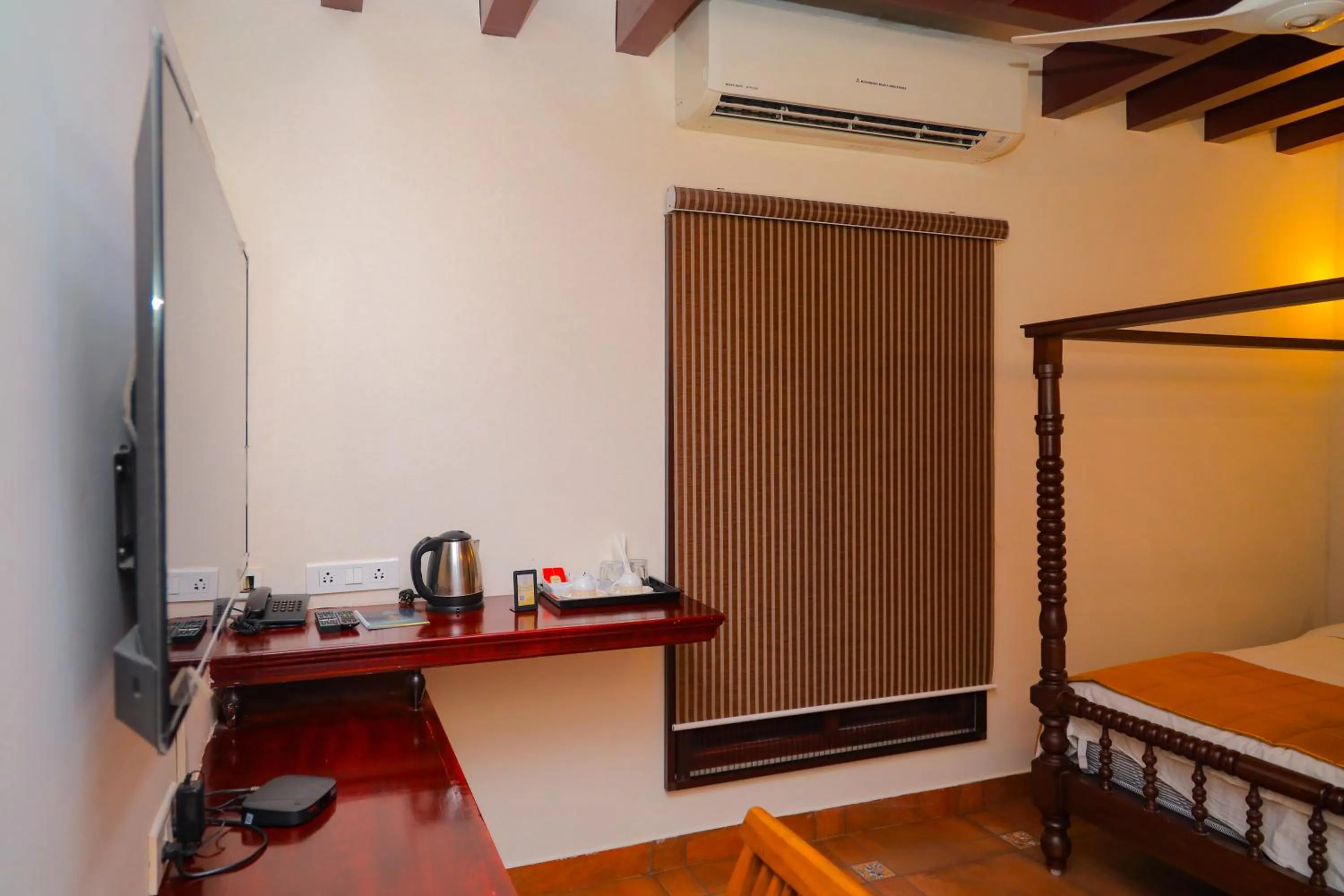 Coffee/tea facilities, Bed in Mount Retreat Resorts - Madurai