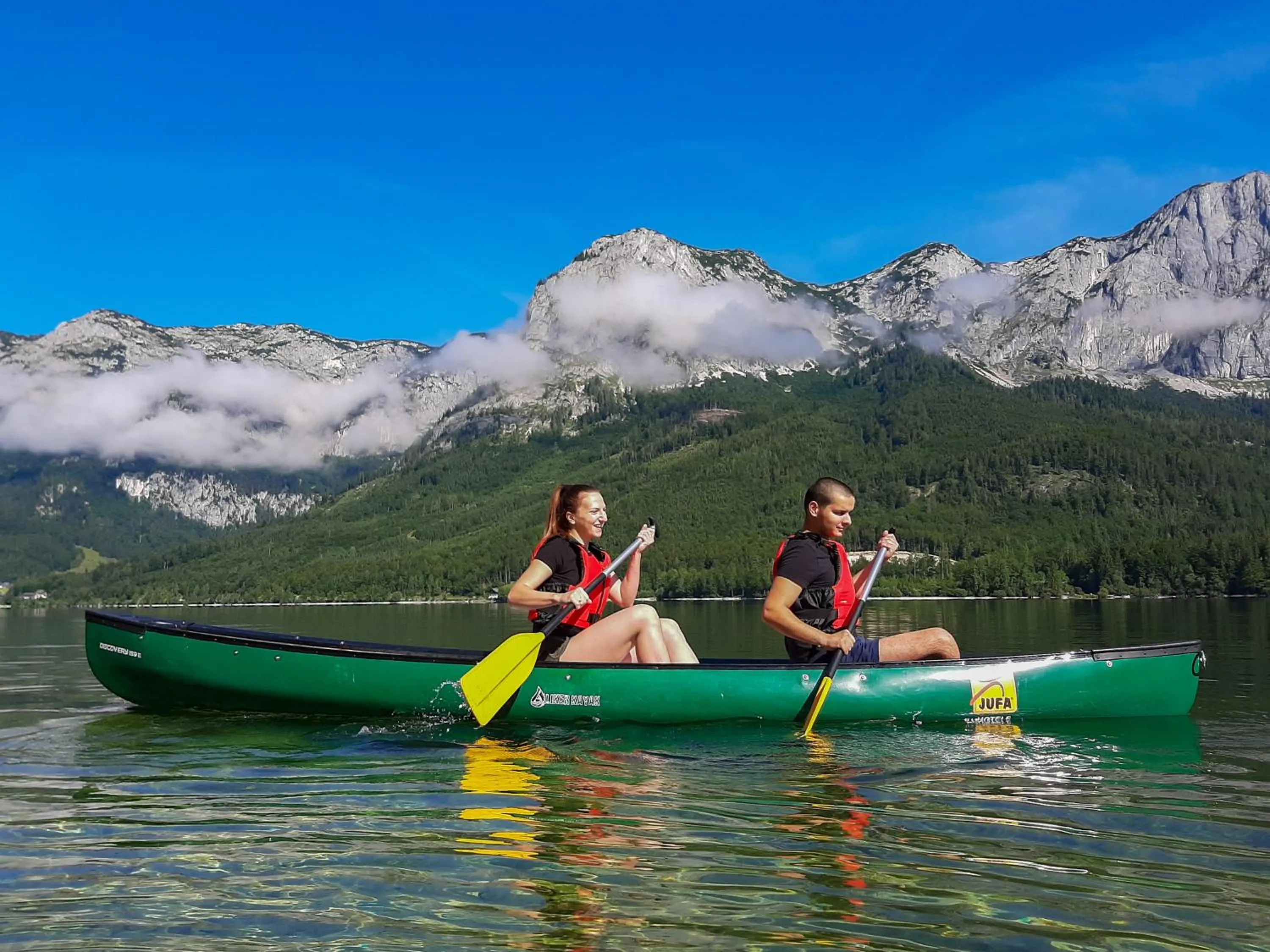 Canoeing in JUFA Hotel Grundlsee